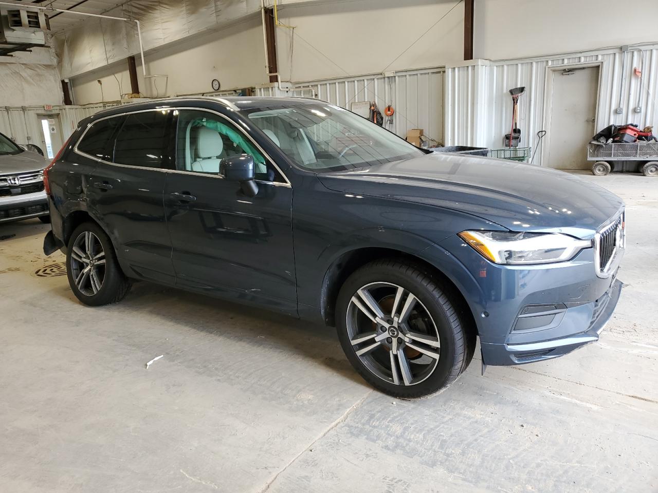 2018 Volvo Xc60 T5 Momentum Синий vin: YV4102RK4J1070470