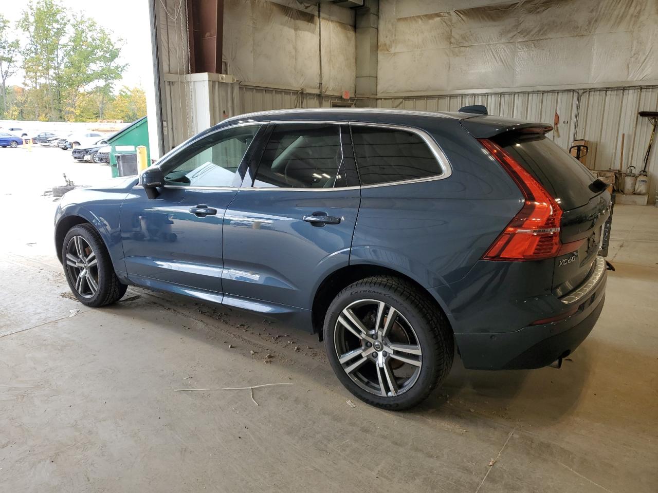 2018 Volvo Xc60 T5 Momentum Синий vin: YV4102RK4J1070470