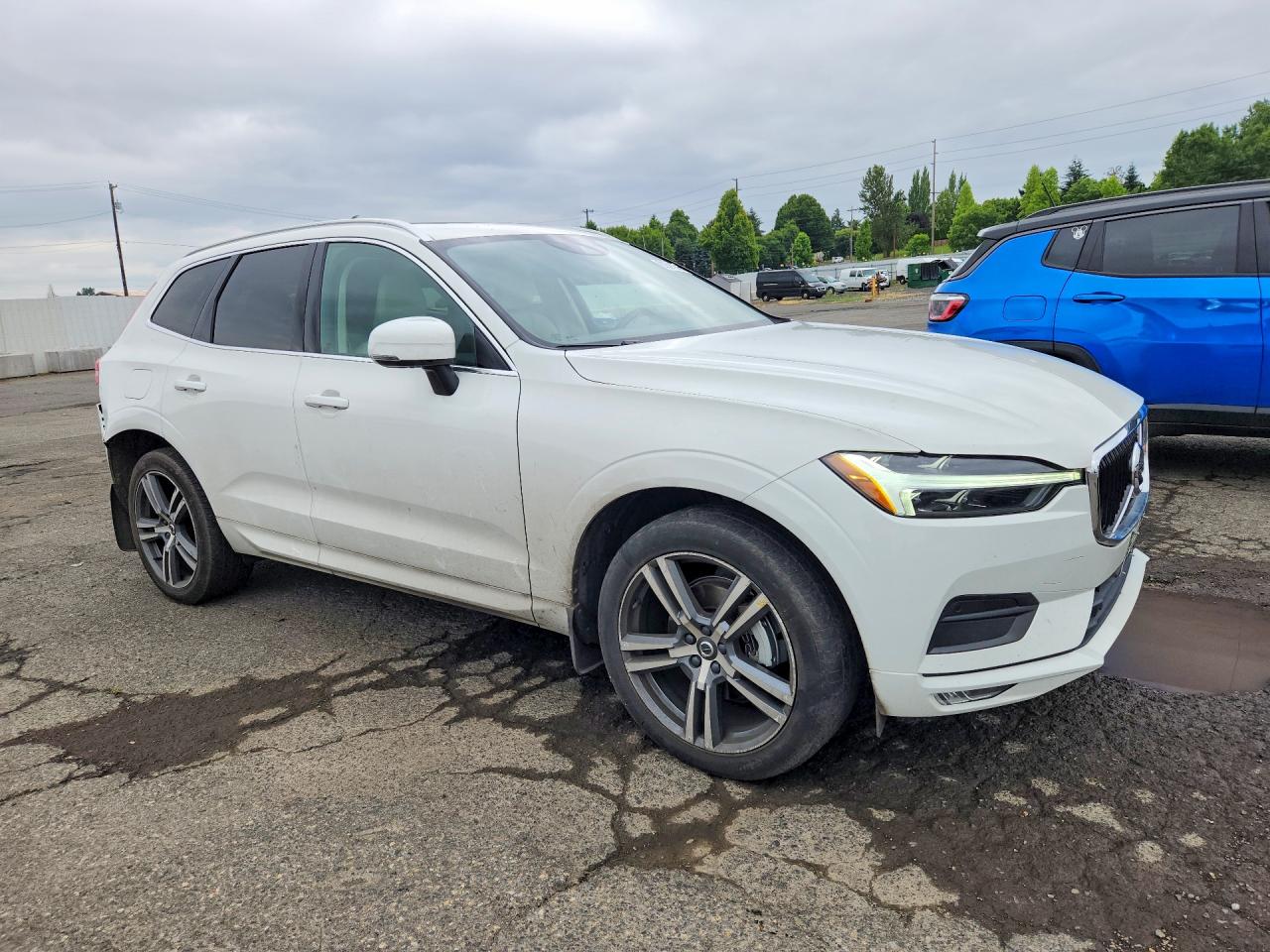 2021 Volvo Xc60 T5 Momentum White vin: YV4102RK4M1850716