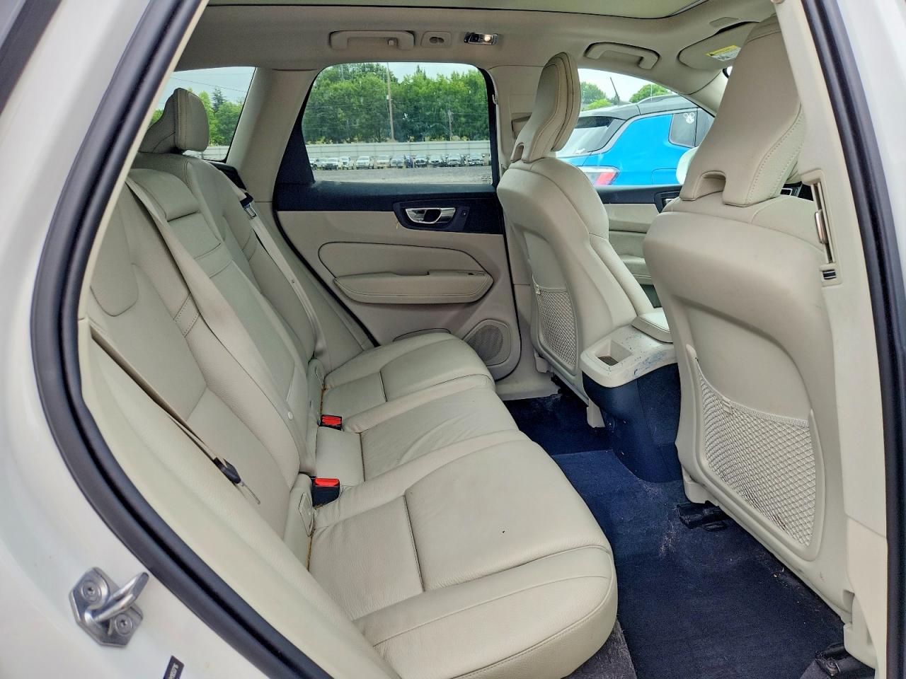 2021 Volvo Xc60 T5 Momentum White vin: YV4102RK4M1850716