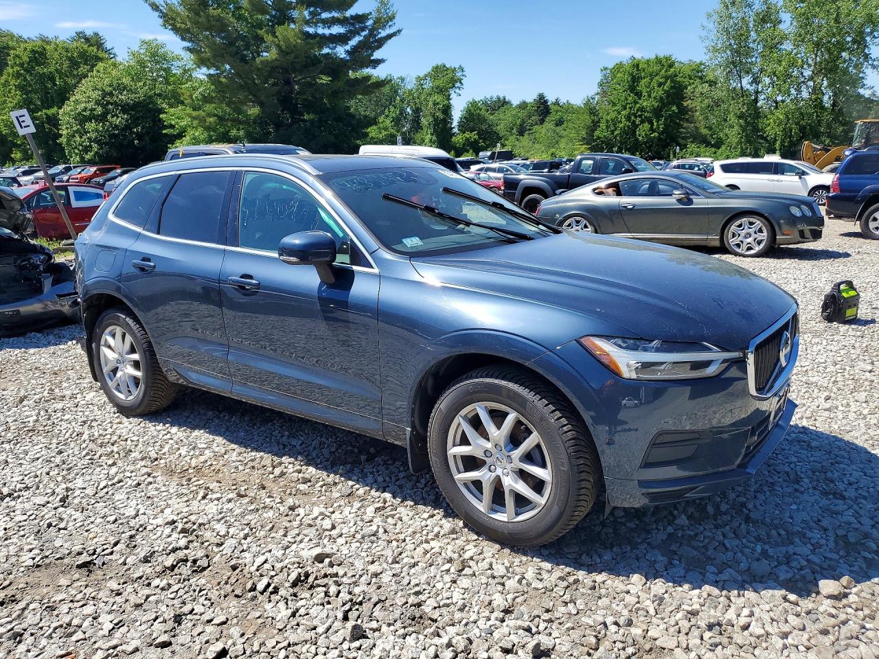 2018 Volvo Xc60 T5 Momentum Синий vin: YV4102RK5J1064855