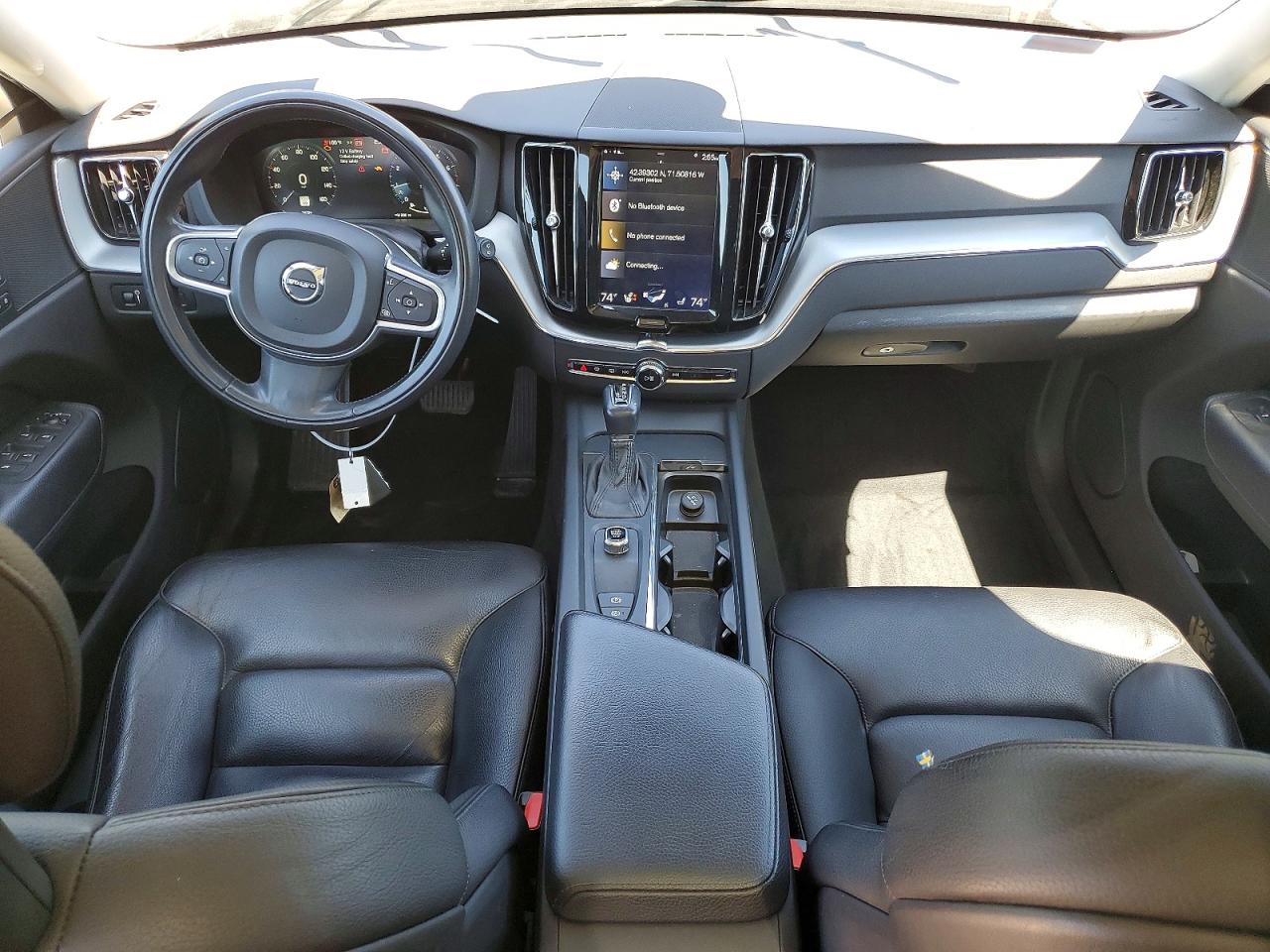 2018 Volvo Xc60 T5 Momentum Синий vin: YV4102RK5J1064855
