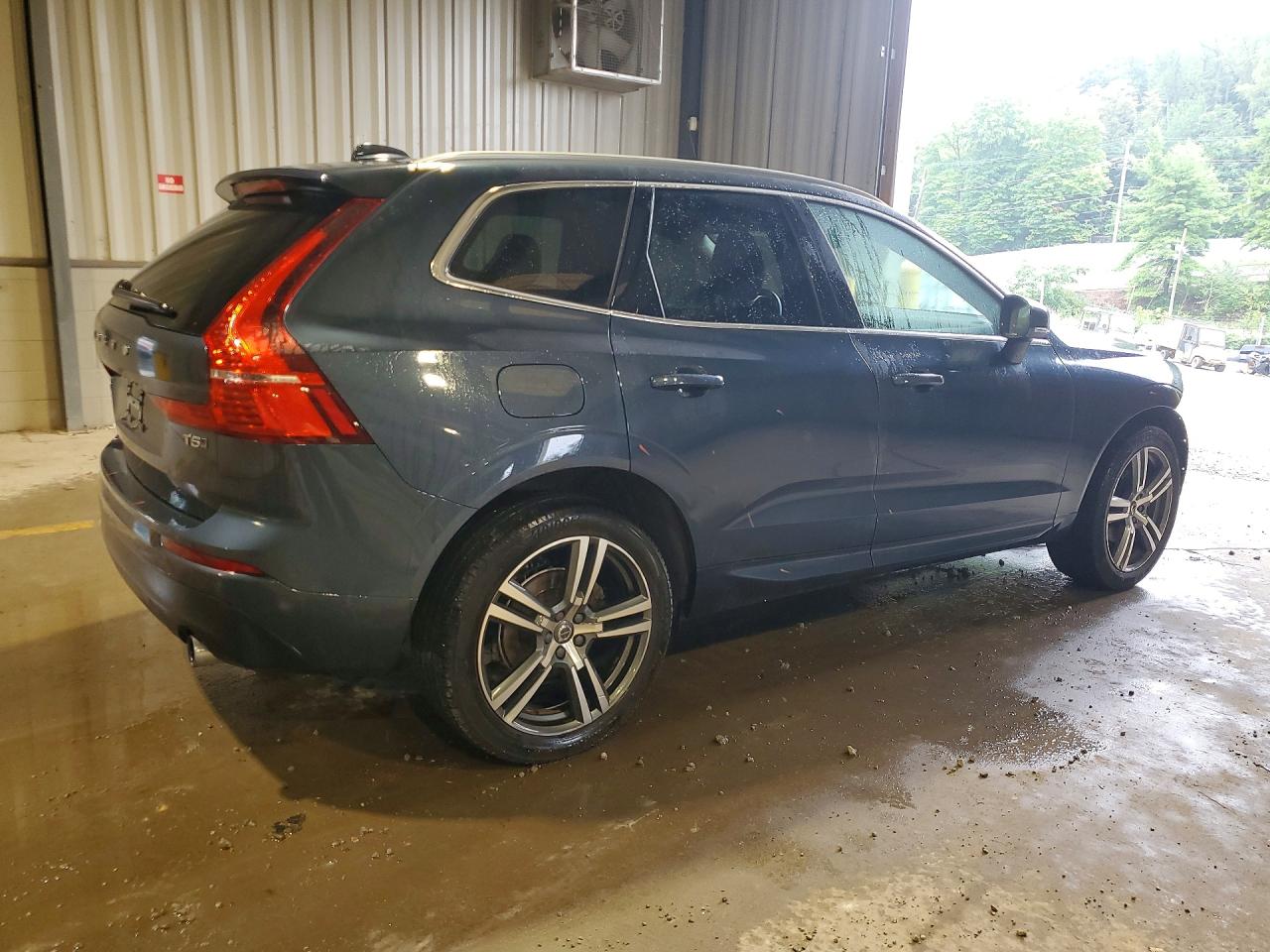 2021 Volvo Xc60 T5 Momentum Синий vin: YV4102RK5M1747885