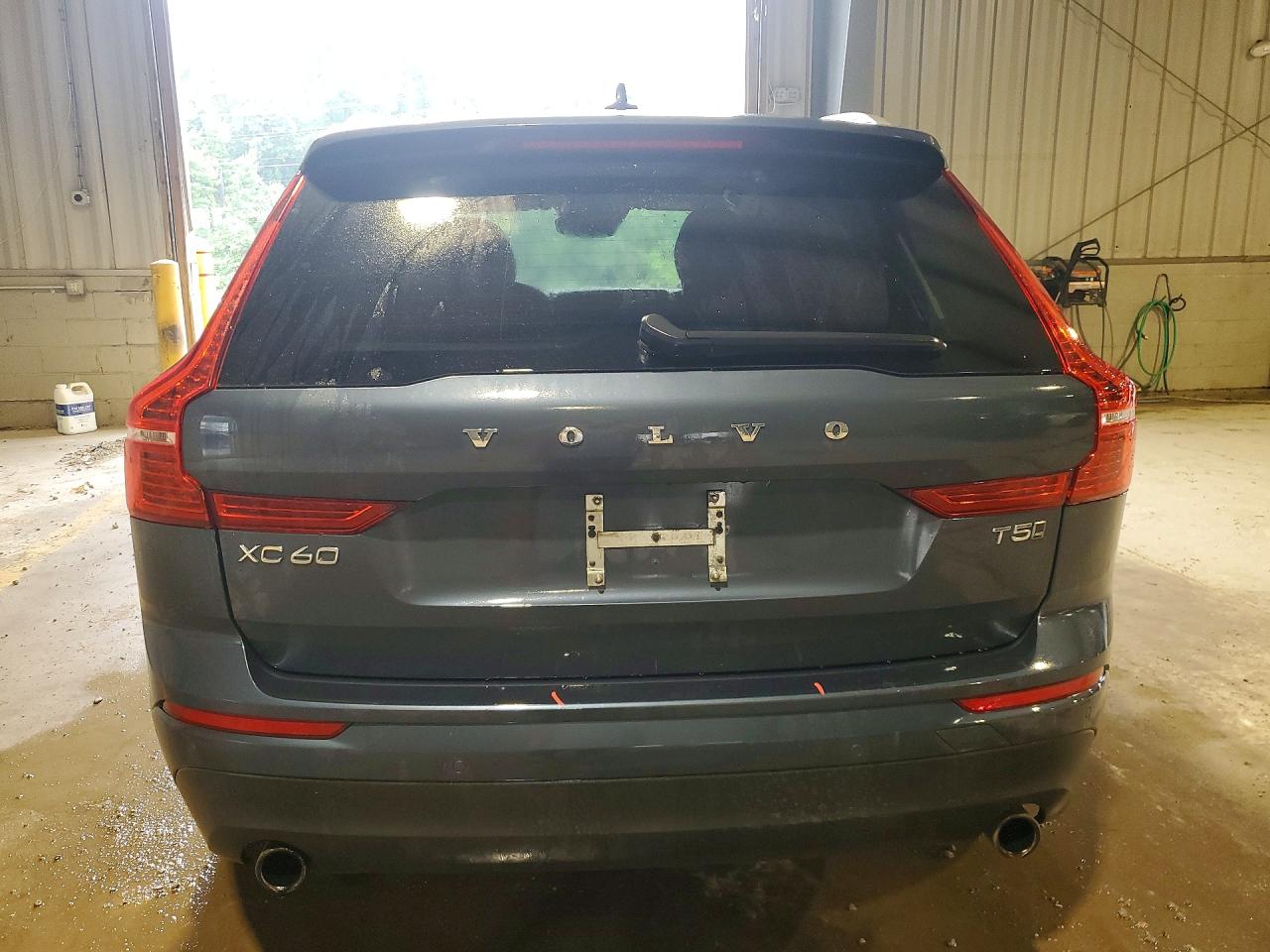 2021 Volvo Xc60 T5 Momentum Синий vin: YV4102RK5M1747885
