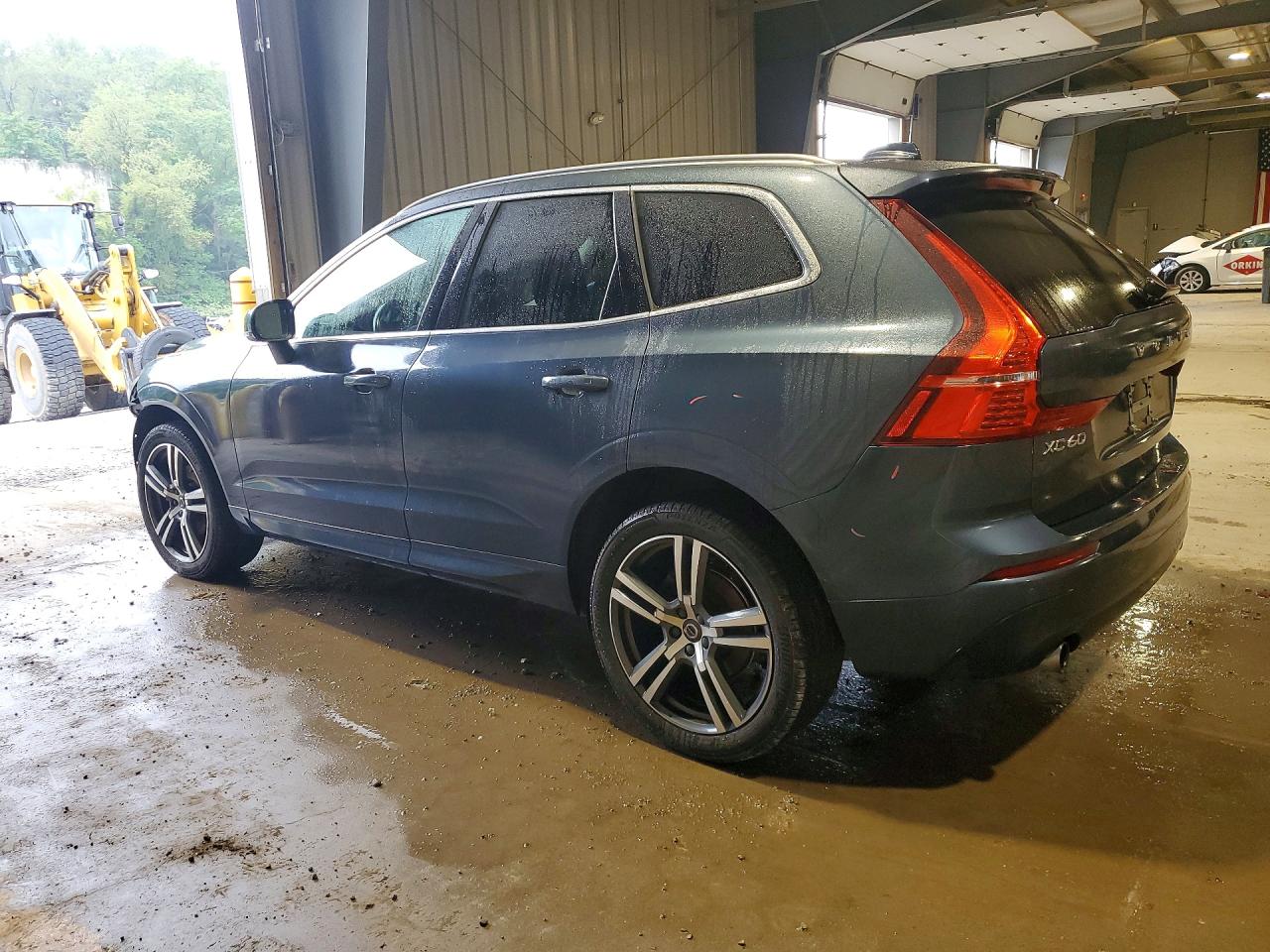 2021 Volvo Xc60 T5 Momentum Синий vin: YV4102RK5M1747885