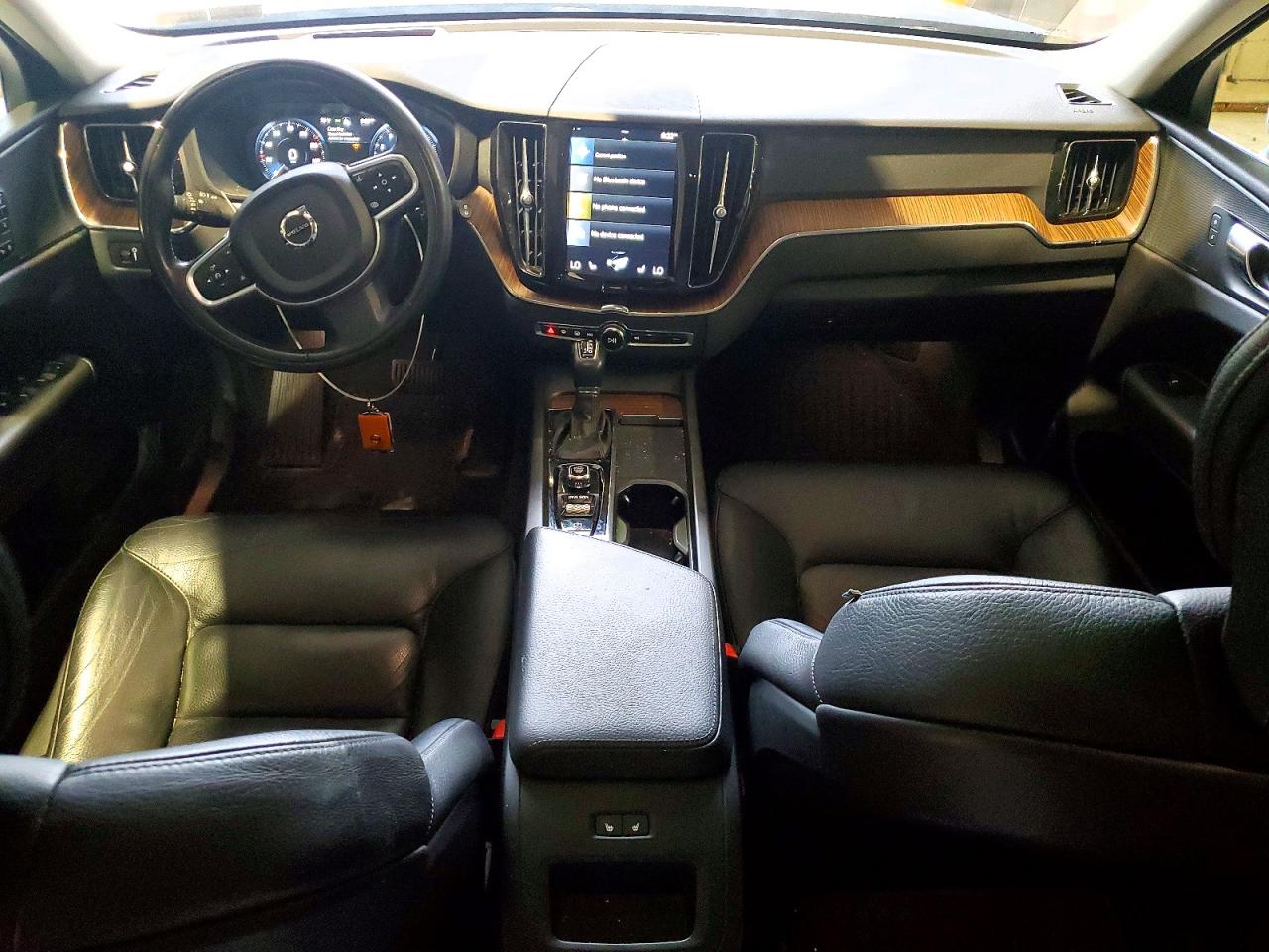 2021 Volvo Xc60 T5 Momentum Синий vin: YV4102RK5M1747885