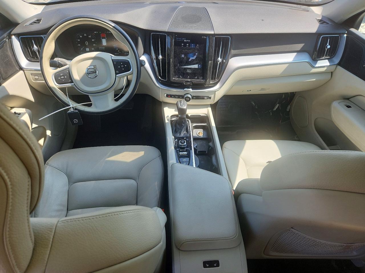 2020 Volvo Xc60 T5 Momentum Blue vin: YV4102RK6L1503970