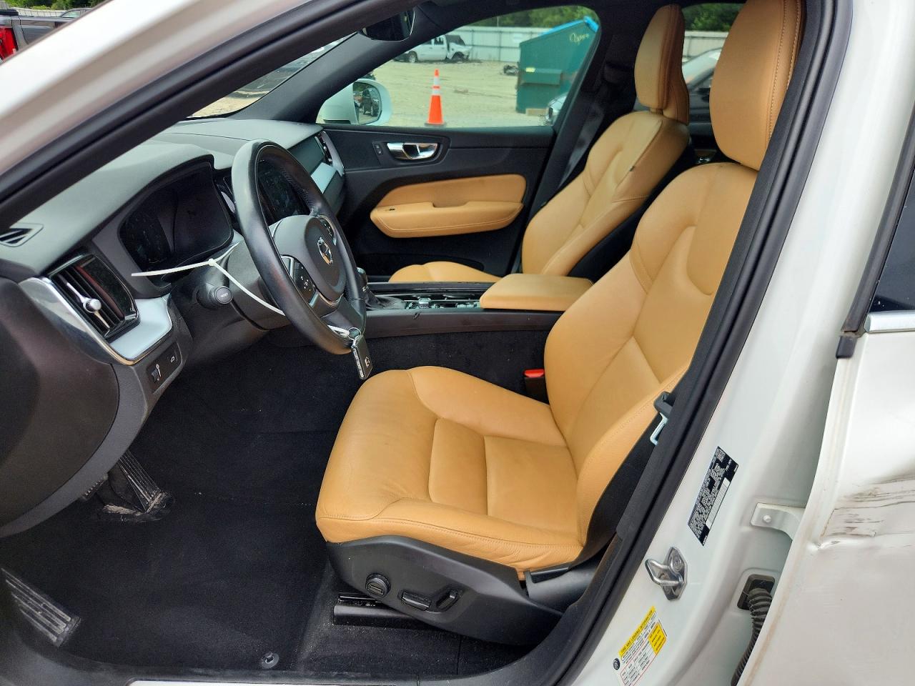 2020 Volvo Xc60 T5 Momentum White vin: YV4102RK6L1561819