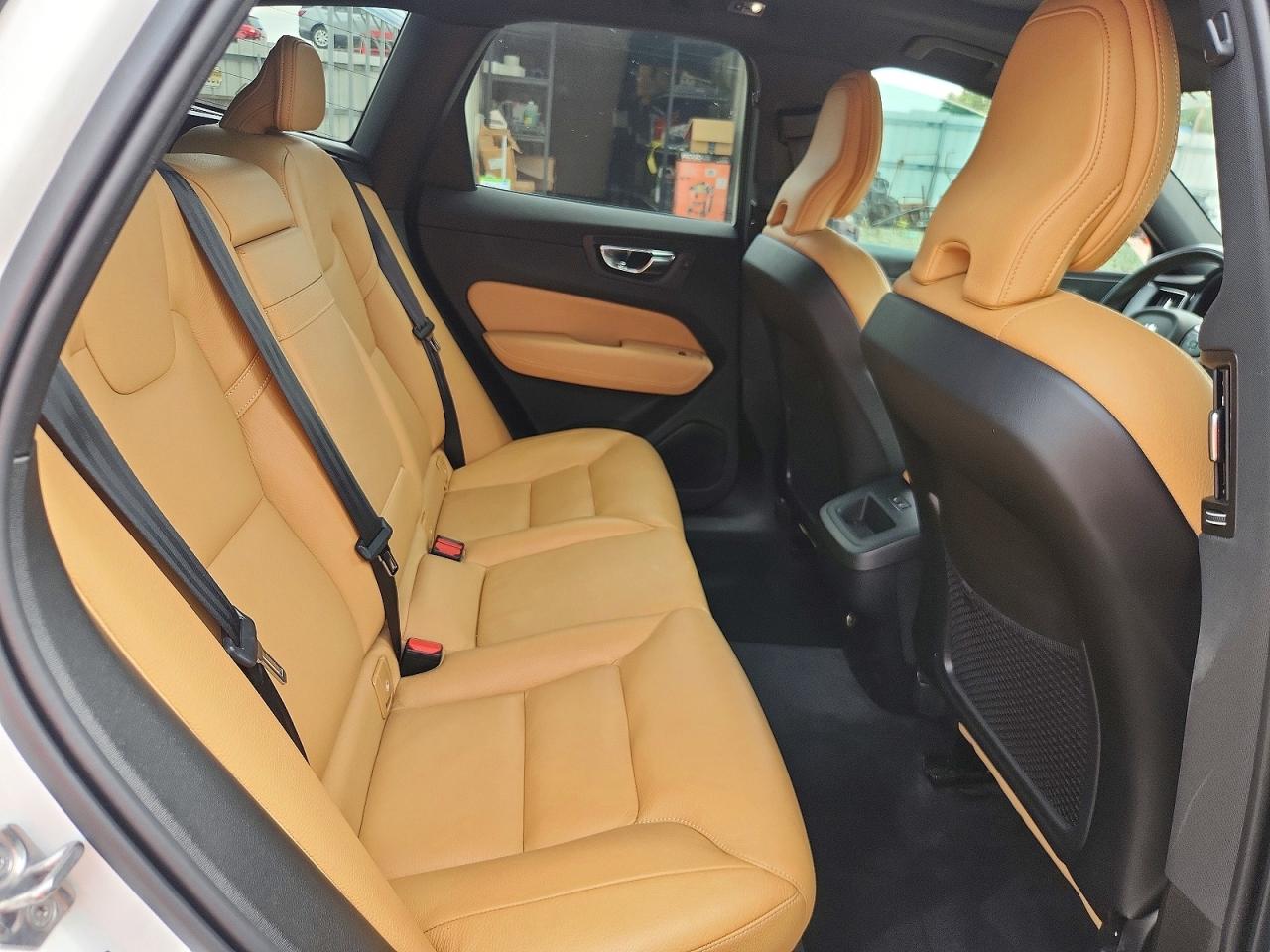 2020 Volvo Xc60 T5 Momentum White vin: YV4102RK6L1561819