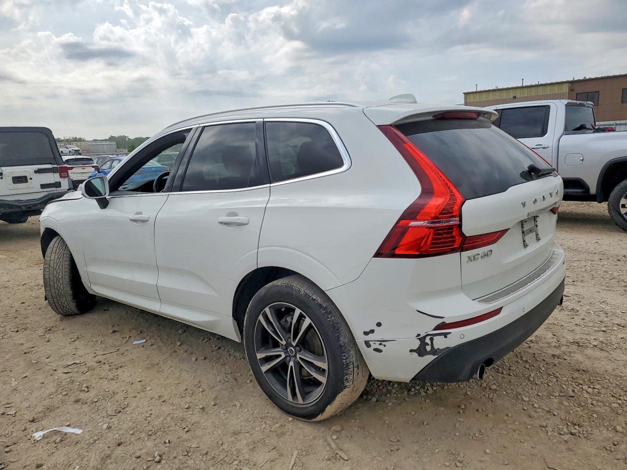 2020 Volvo Xc60 T5 Momentum White vin: YV4102RKXL1601447