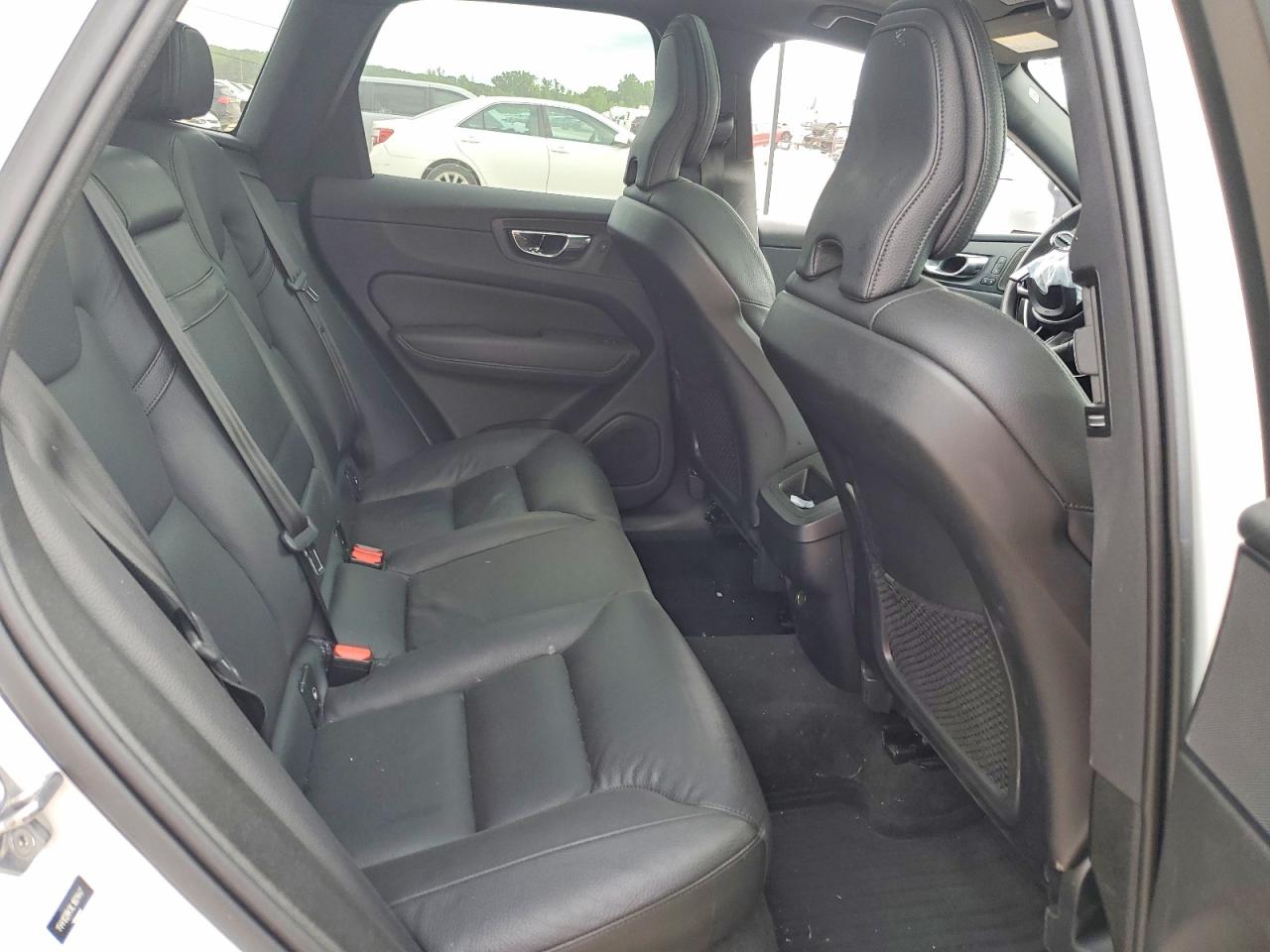 2020 Volvo Xc60 T5 Momentum White vin: YV4102RKXL1601447