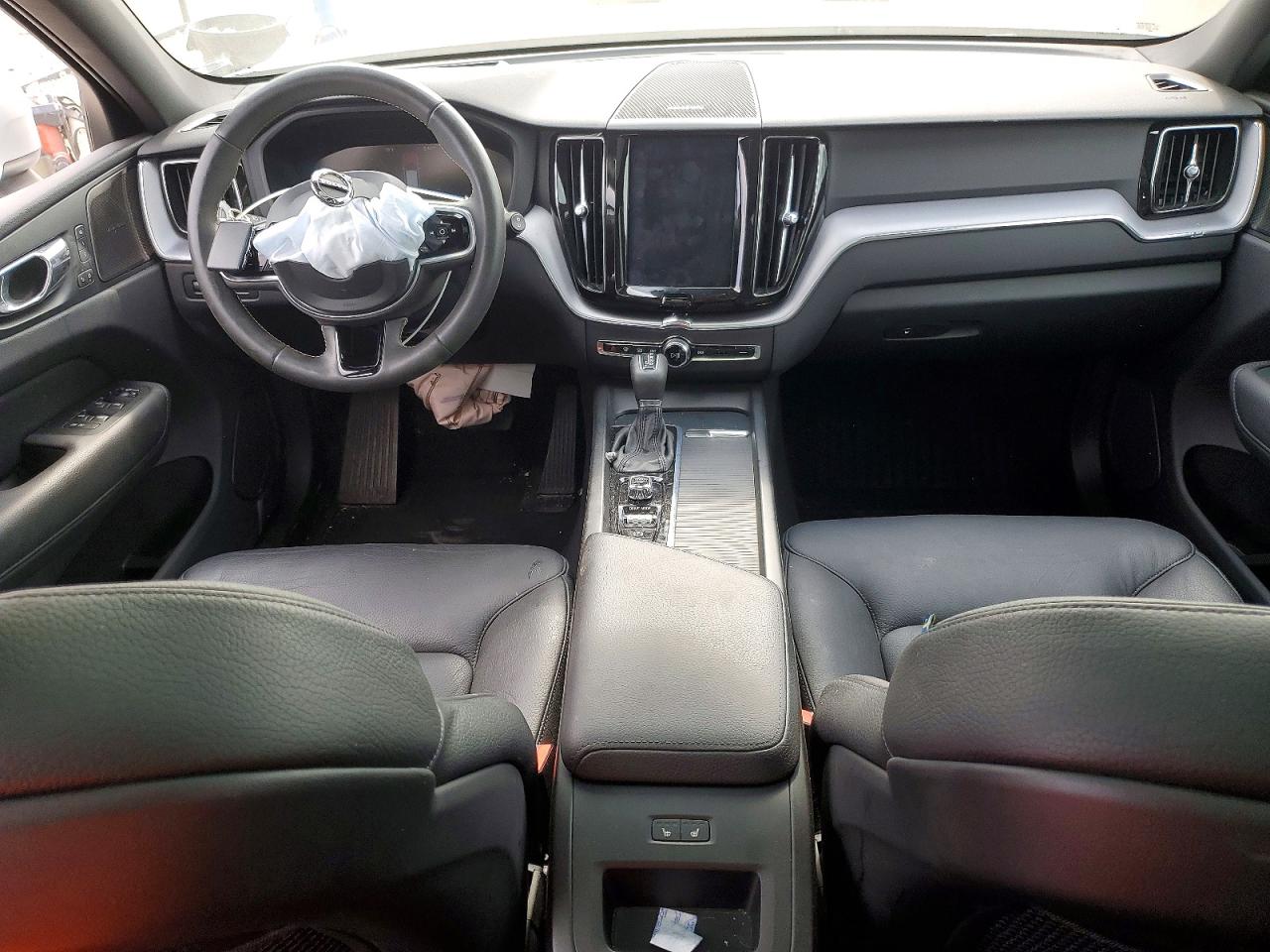 2020 Volvo Xc60 T5 Momentum White vin: YV4102RKXL1601447