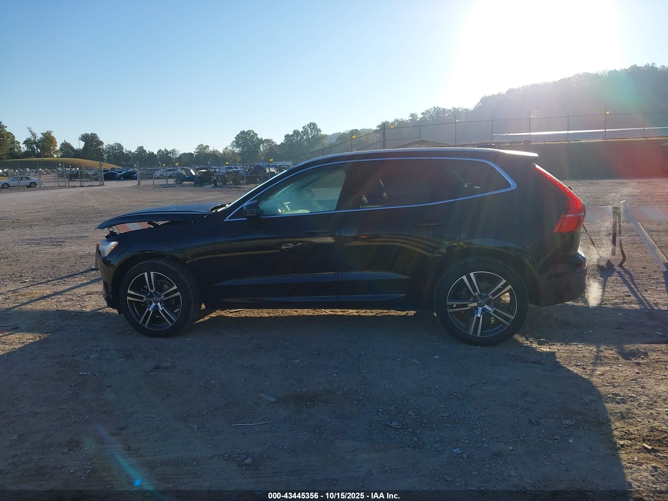 2021 Volvo Xc60 T5 Momentum Black vin: YV4102RKXM1715465