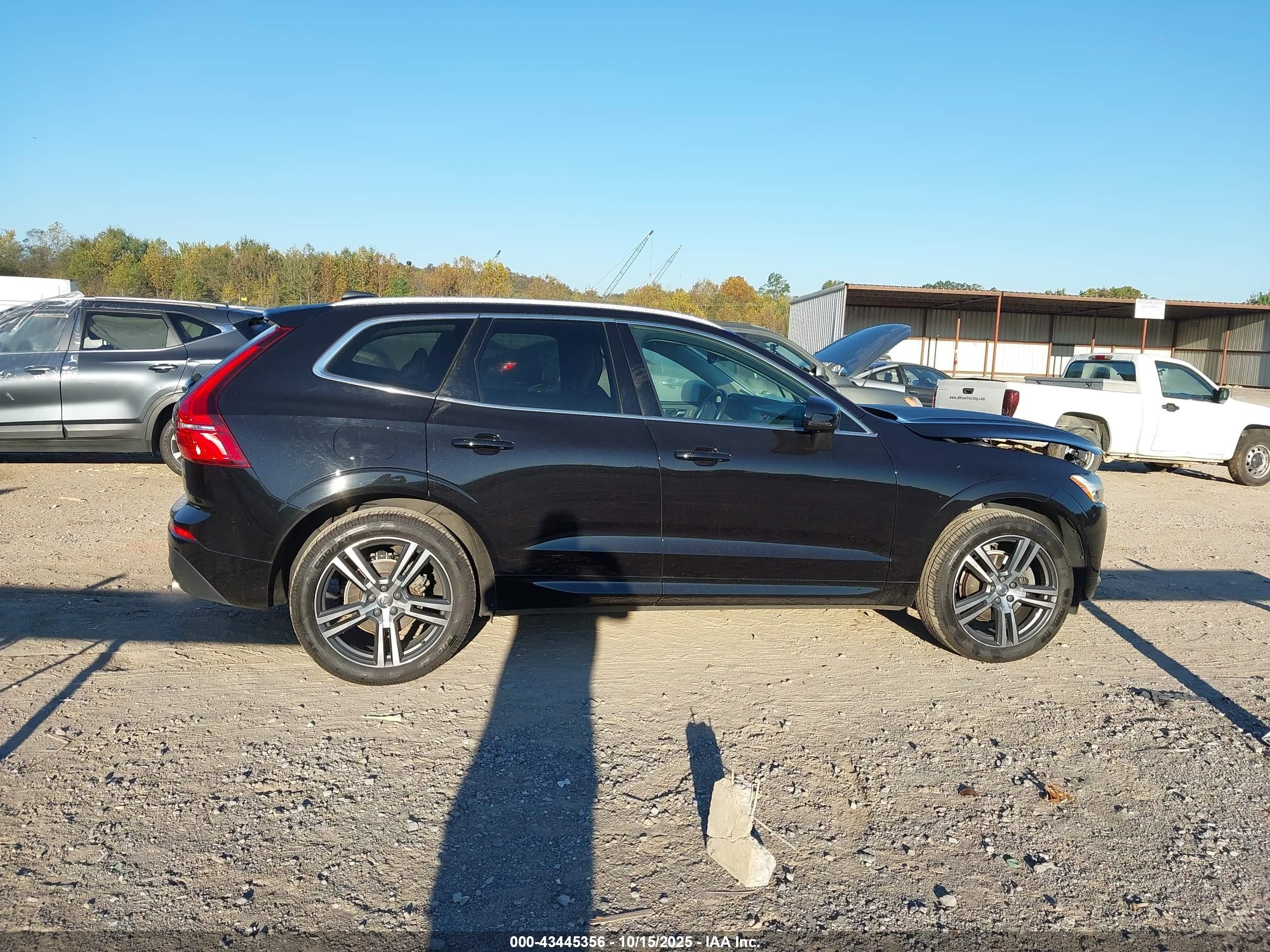 2021 Volvo Xc60 T5 Momentum Black vin: YV4102RKXM1715465