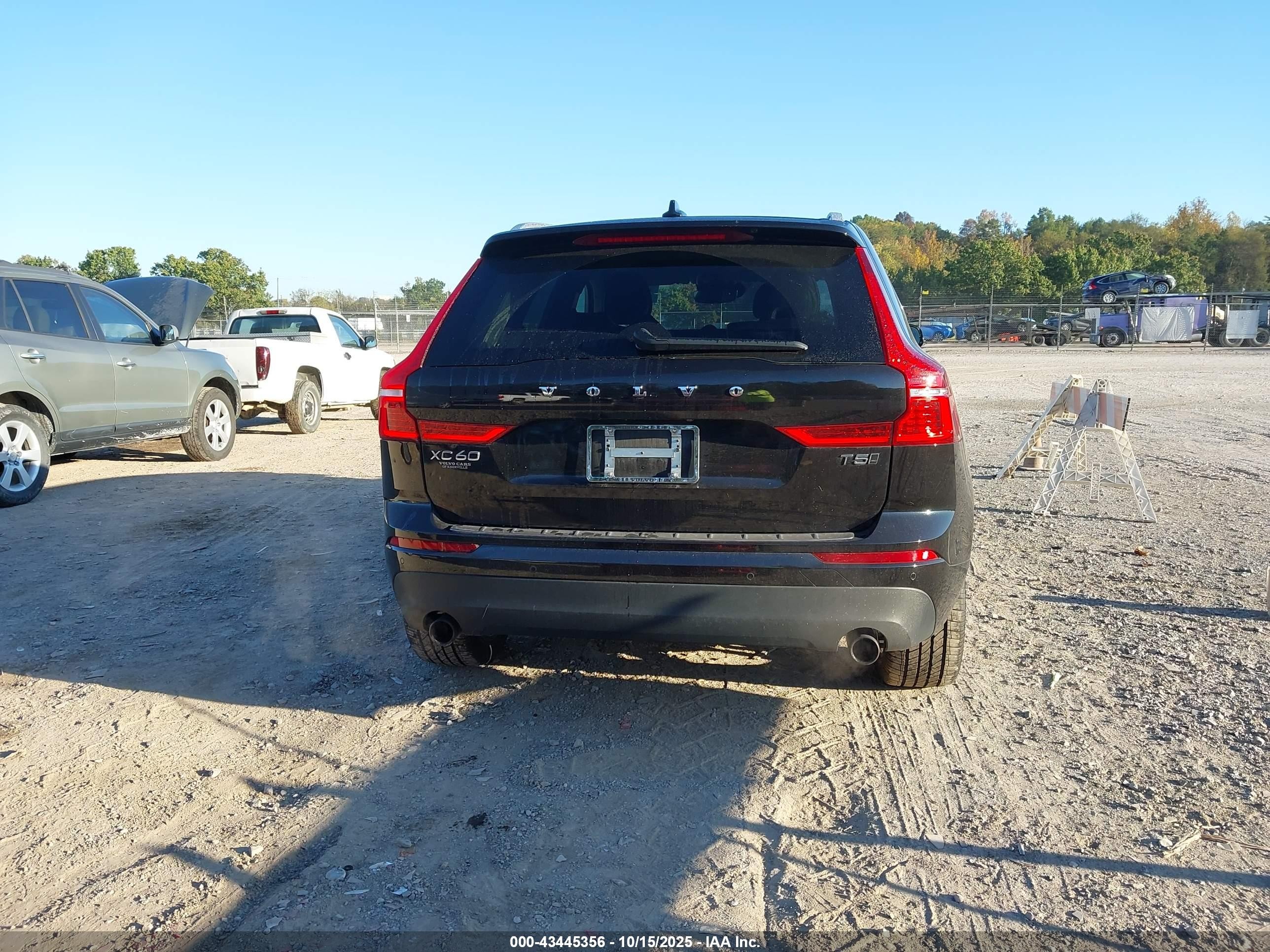 2021 Volvo Xc60 T5 Momentum Black vin: YV4102RKXM1715465