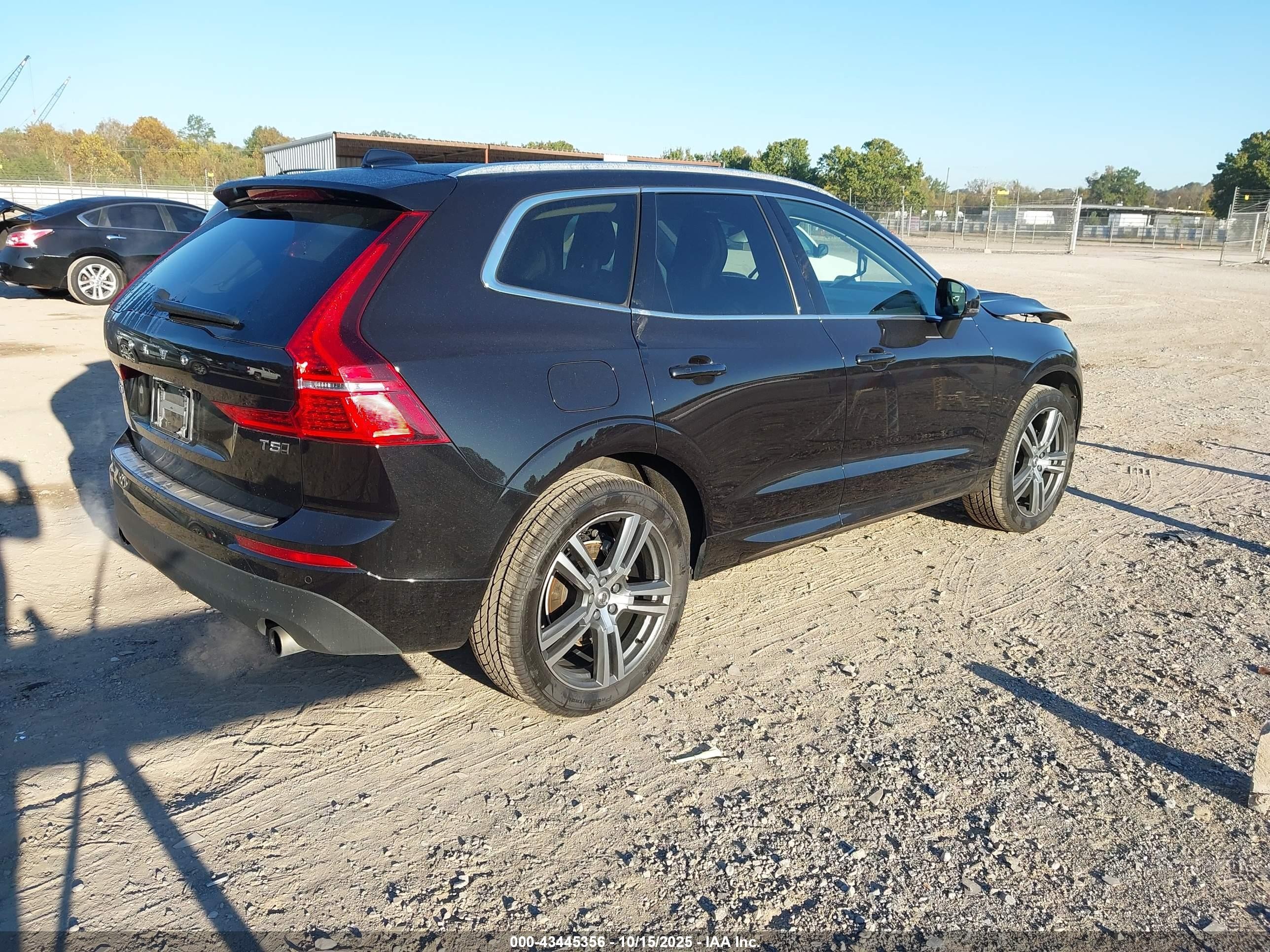 2021 Volvo Xc60 T5 Momentum Black vin: YV4102RKXM1715465