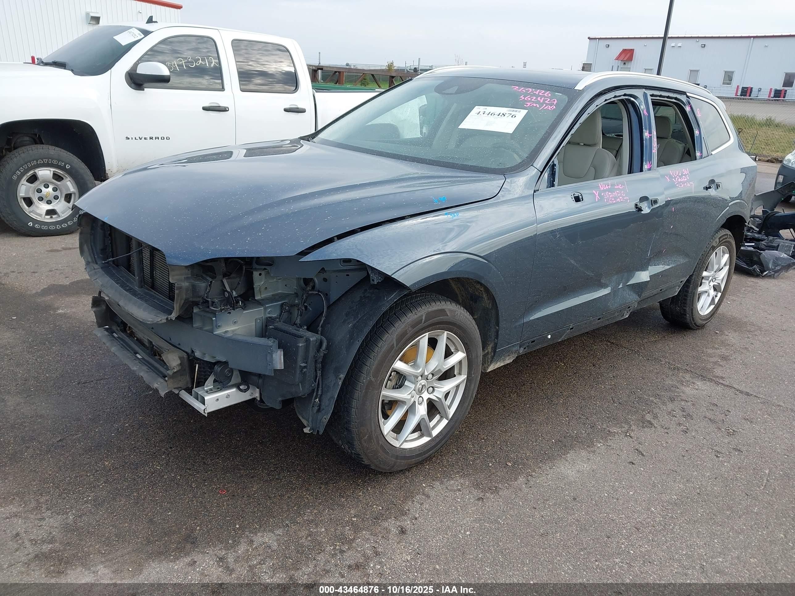 2021 Volvo Xc60 T5 Momentum Blue vin: YV4102RKXM1765542