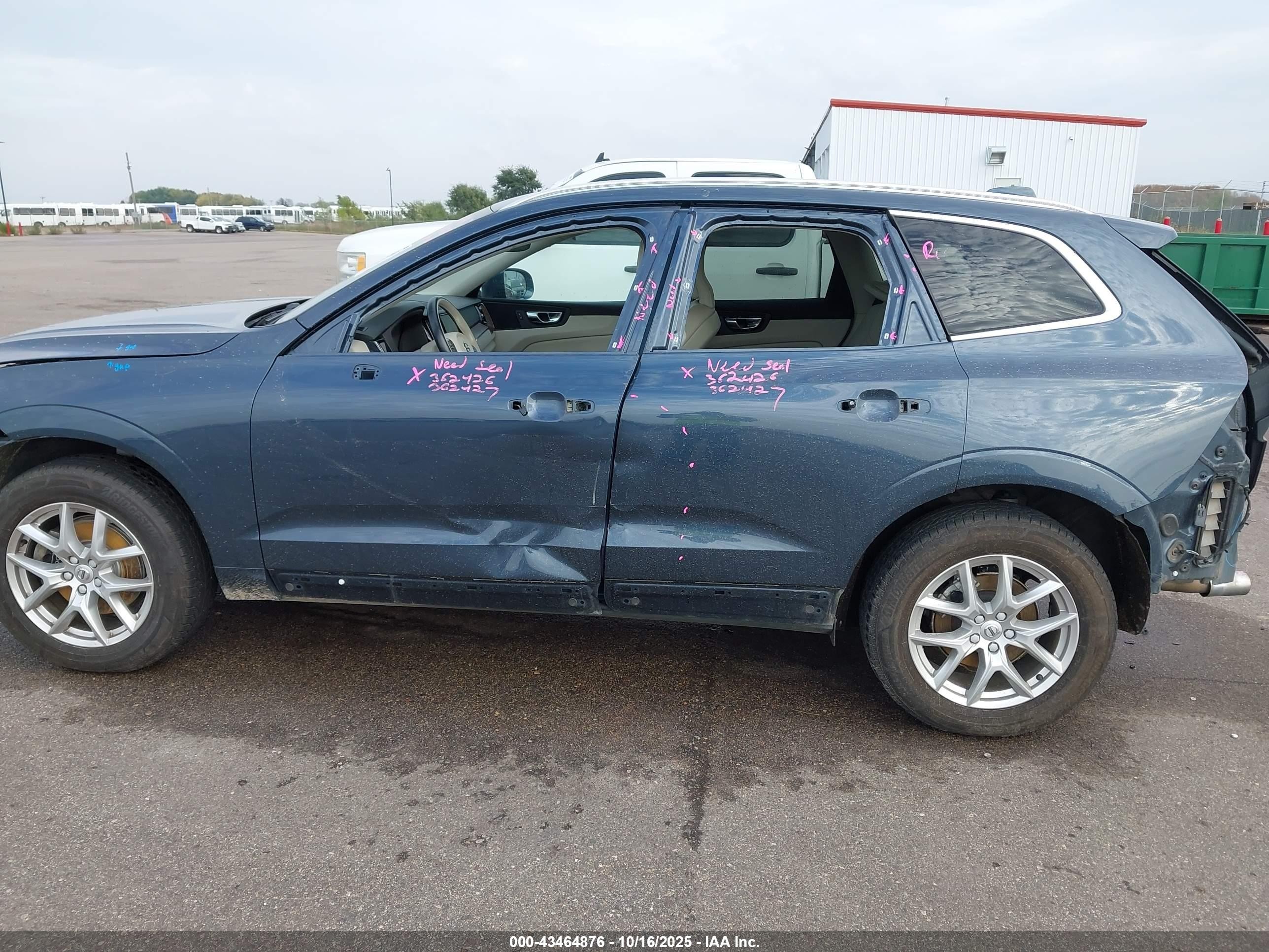 2021 Volvo Xc60 T5 Momentum Blue vin: YV4102RKXM1765542