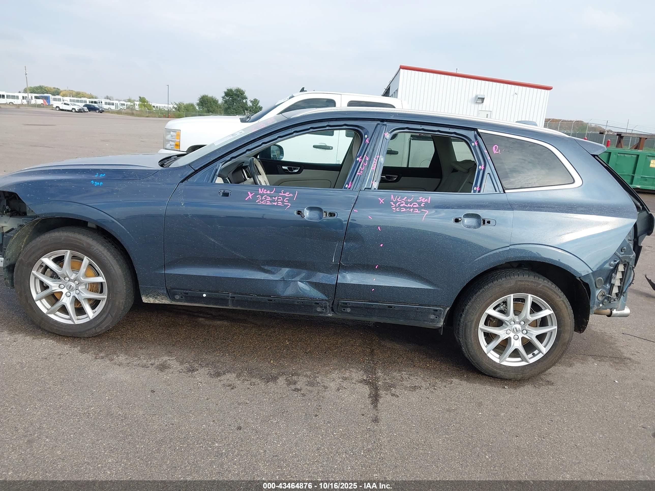 2021 Volvo Xc60 T5 Momentum Blue vin: YV4102RKXM1765542