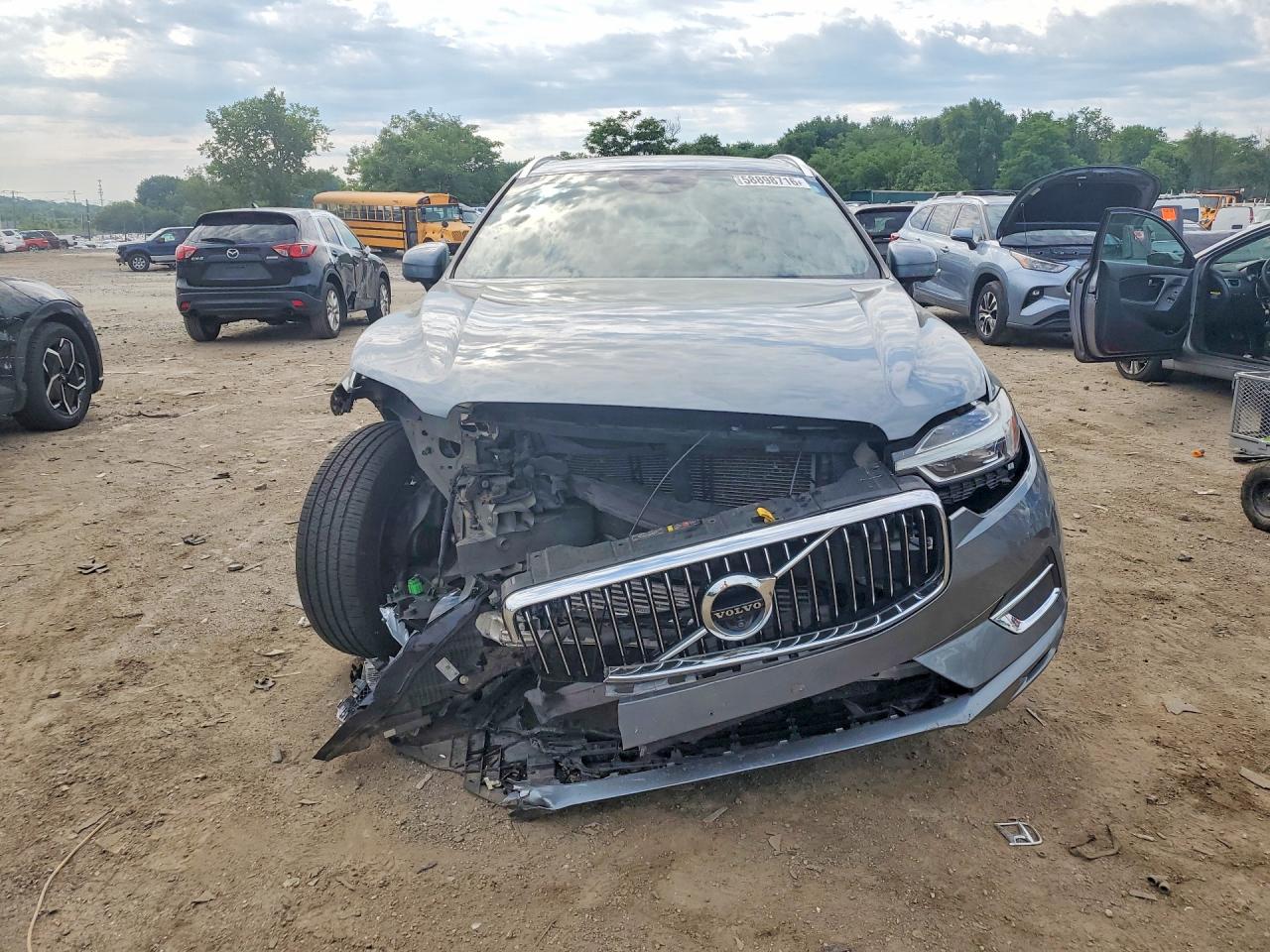 2021 Volvo Xc60 T5 Inscription Silver vin: YV4102RL1M1737752