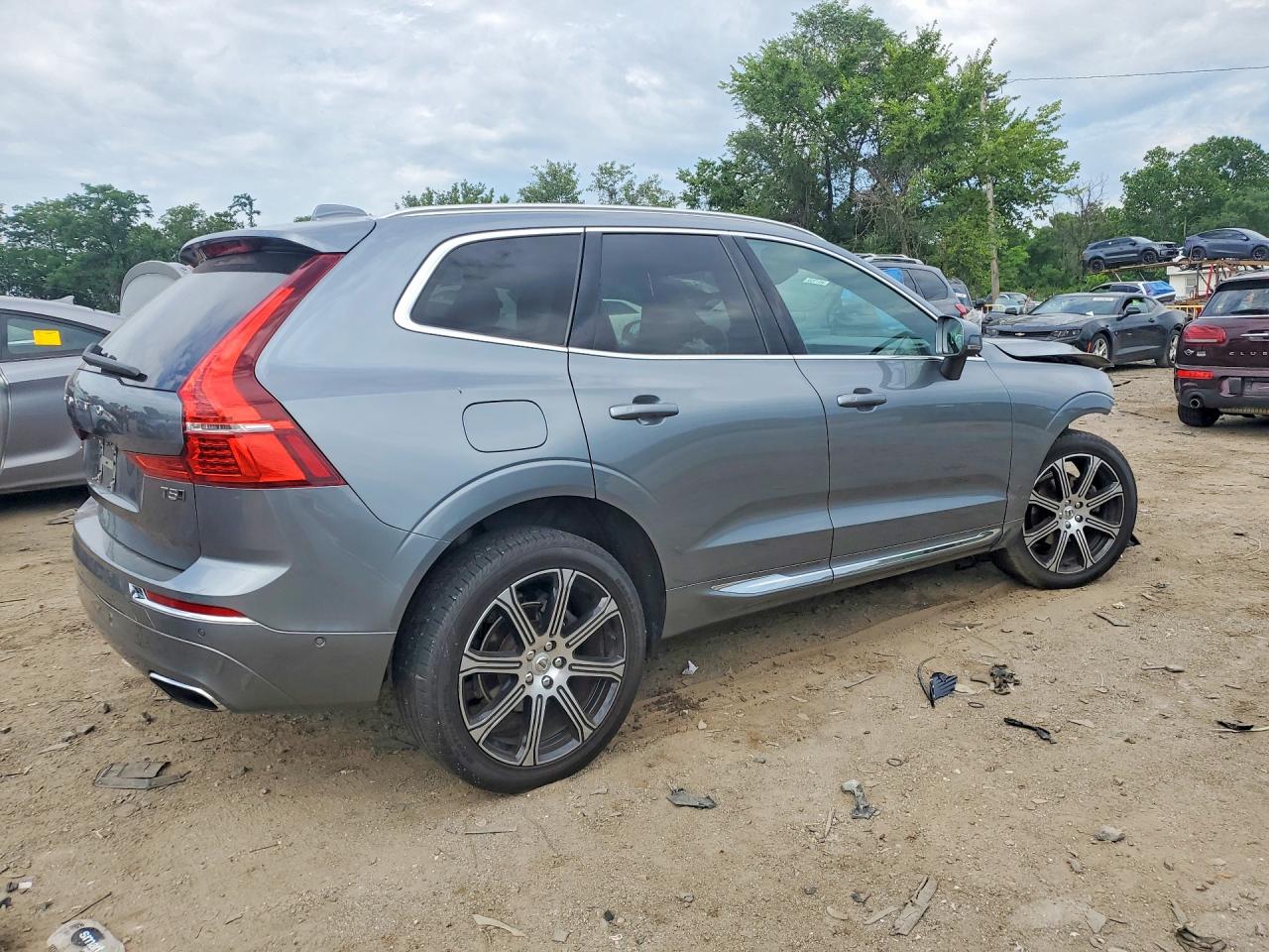 2021 Volvo Xc60 T5 Inscription Silver vin: YV4102RL1M1737752
