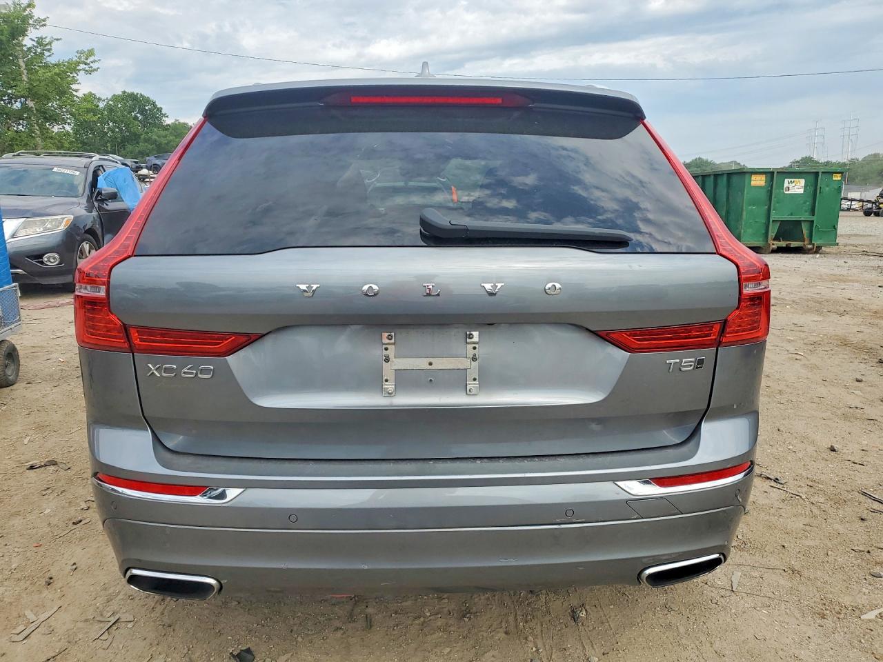 2021 Volvo Xc60 T5 Inscription Silver vin: YV4102RL1M1737752