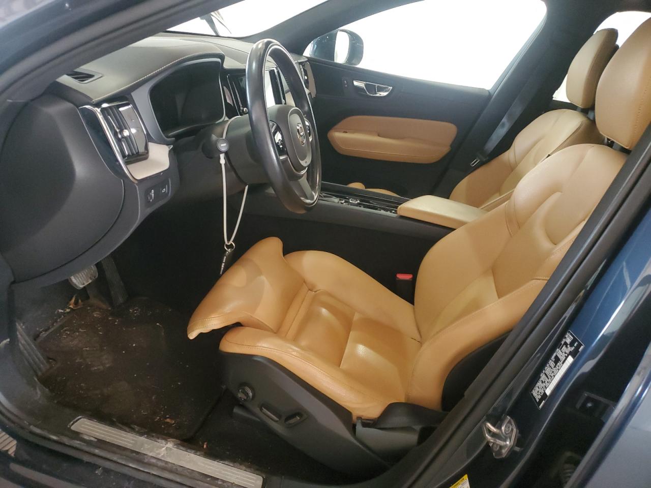 2018 Volvo Xc60 T5 Inscription Синий vin: YV4102RL6J1029993