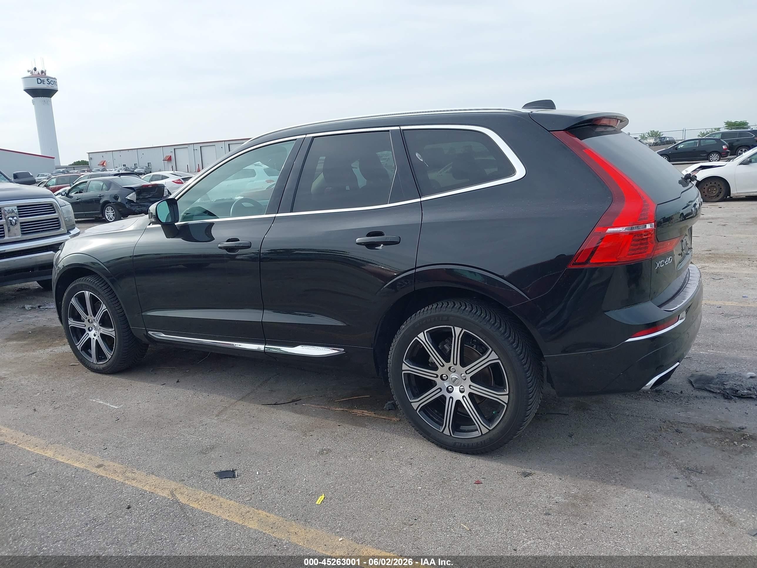 2018 Volvo Xc60 T5 Inscription Black vin: YV4102RL9J1037473