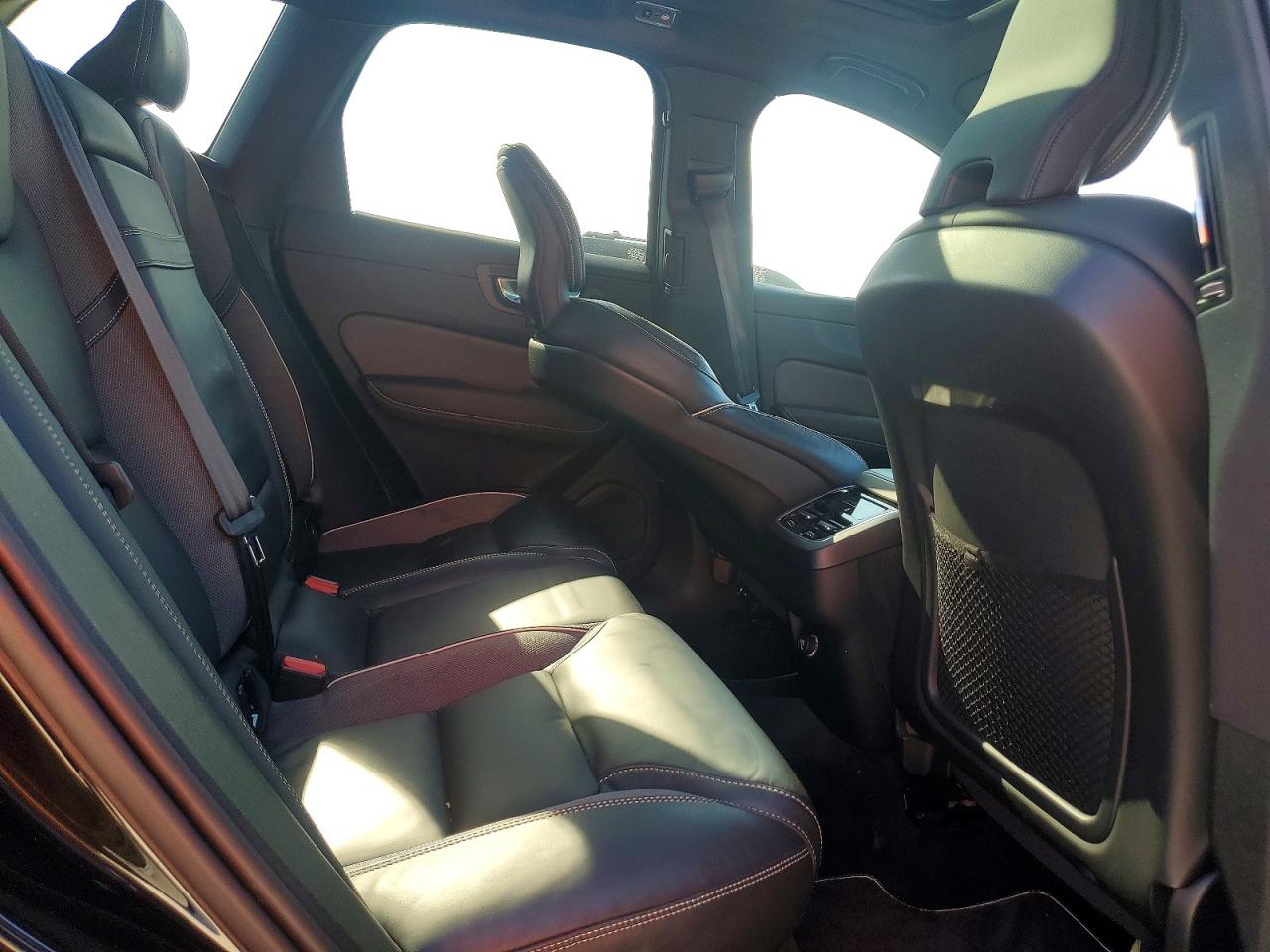 2020 Volvo Xc60 T5 R-design Black vin: YV4102RM5L1517683