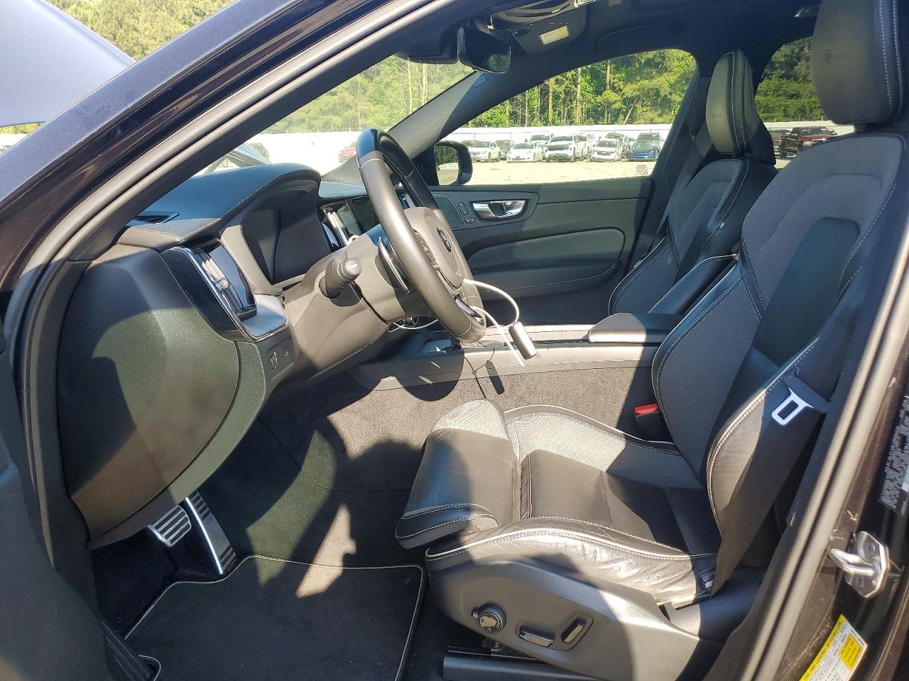 2020 Volvo Xc60 T5 R-design Black vin: YV4102RM5L1517683