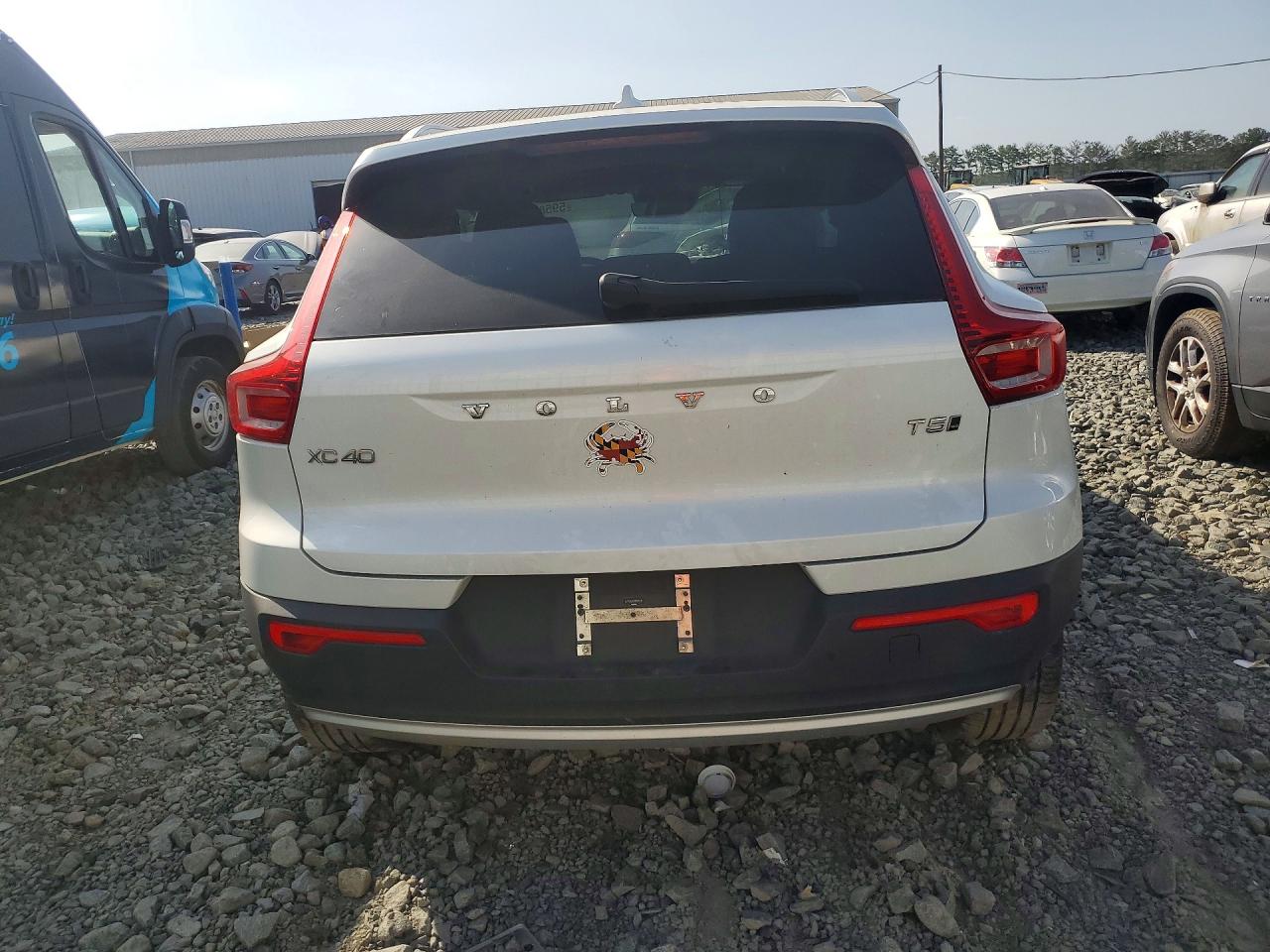 2021 Volvo Xc40 T5 Momentum White vin: YV4162UK2M2465235