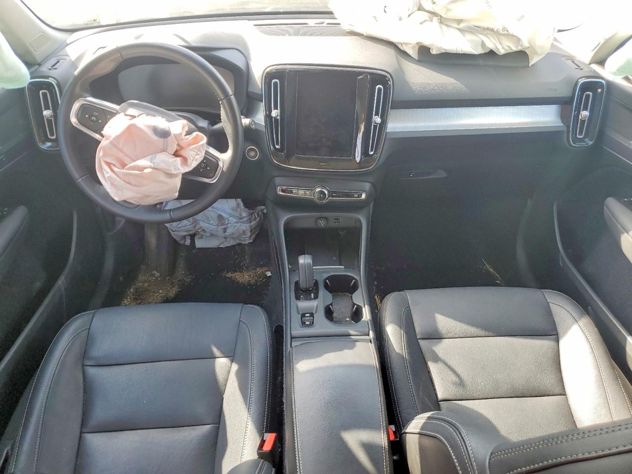 2021 Volvo Xc40 T5 Momentum White vin: YV4162UK2M2465235