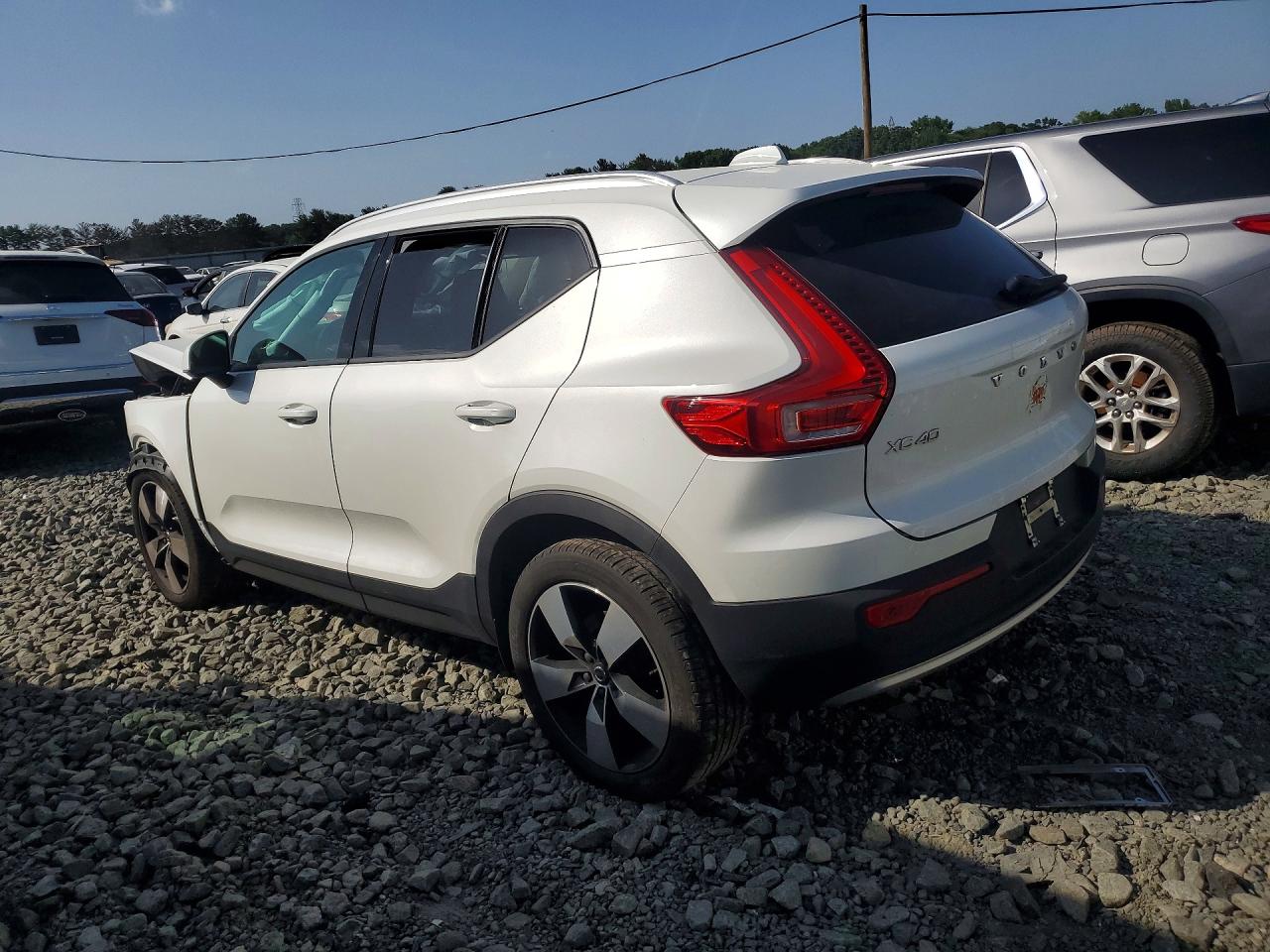 2021 Volvo Xc40 T5 Momentum White vin: YV4162UK2M2465235