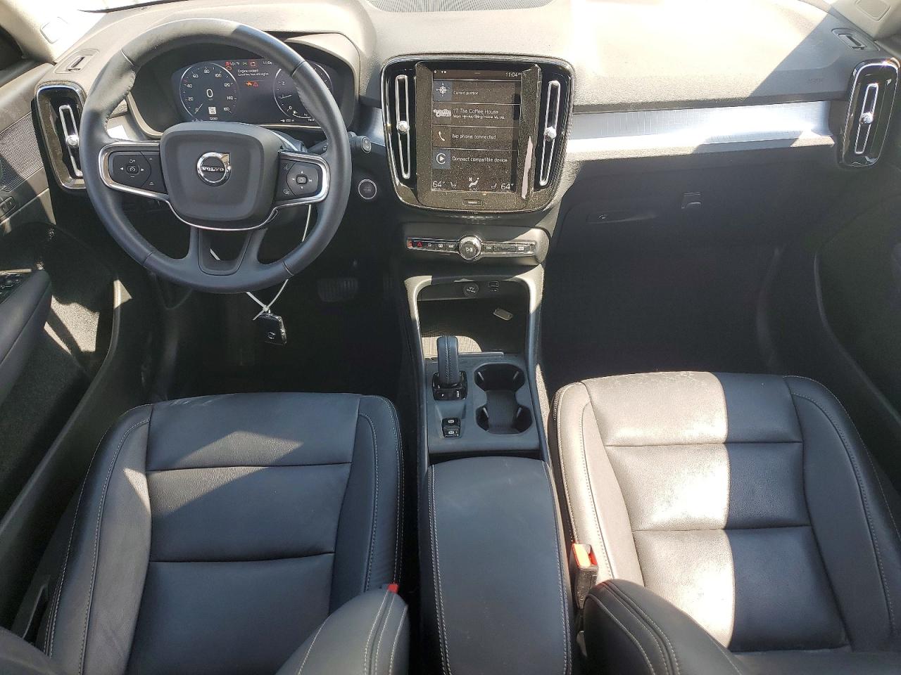 2021 Volvo Xc40 T5 Momentum White vin: YV4162UK6M2476321