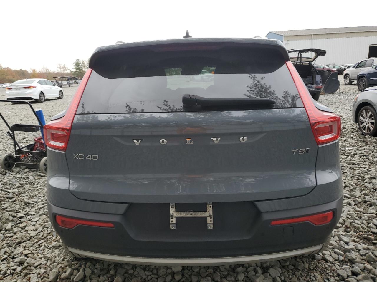 2021 Volvo Xc40 T5 Momentum Серый vin: YV4162UK7M2395151