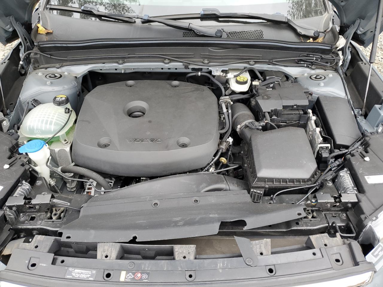 2021 Volvo Xc40 T5 Momentum Серый vin: YV4162UK7M2395151