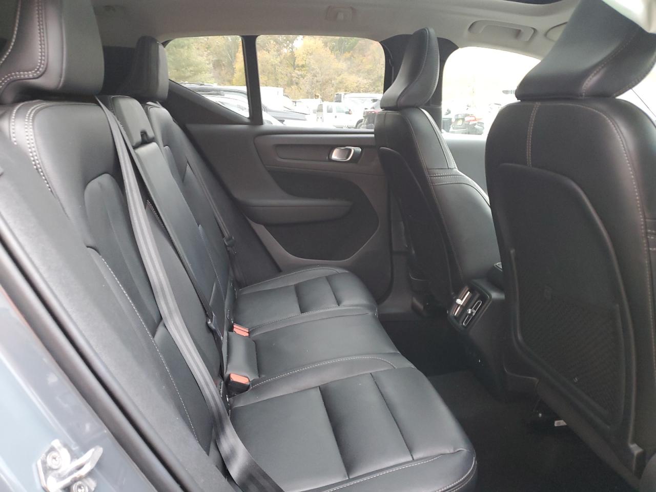 2021 Volvo Xc40 T5 Momentum Серый vin: YV4162UK7M2395151