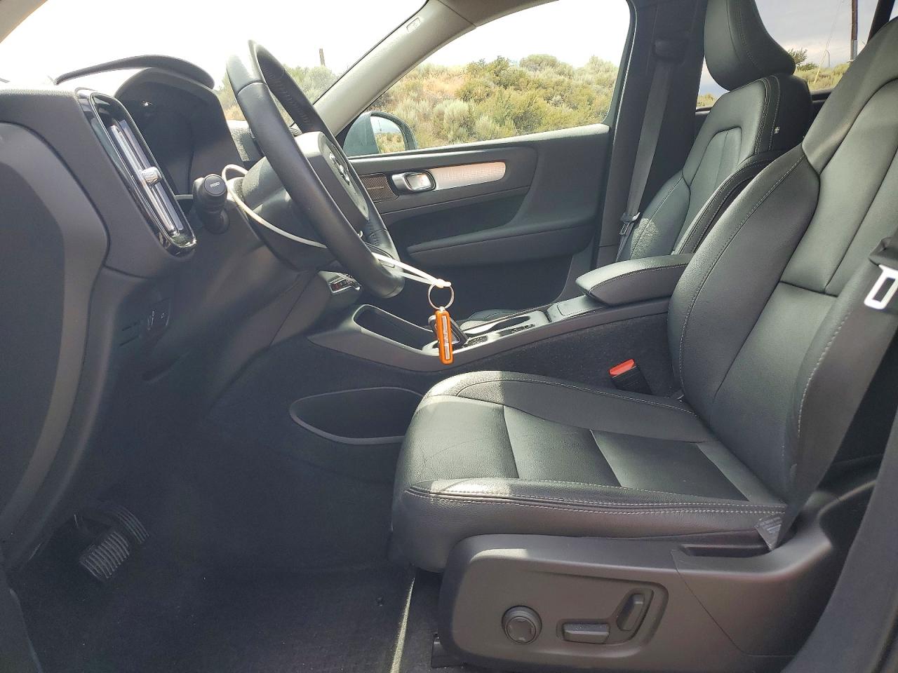 2021 Volvo Xc40 T5 Momentum Blue vin: YV4162UK7M2466882