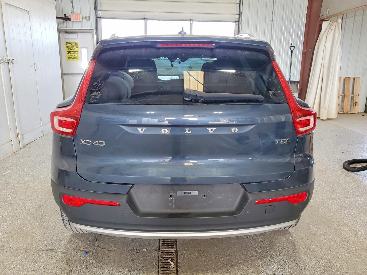 2021 Volvo Xc40 T5 Momentum Синий vin: YV4162UK8M2473713