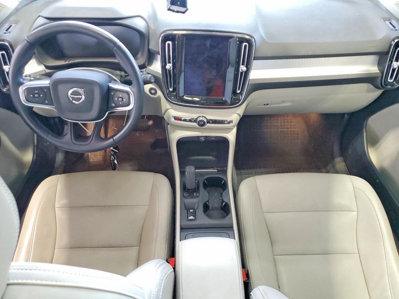 2021 Volvo Xc40 T5 Momentum Синий vin: YV4162UK8M2473713