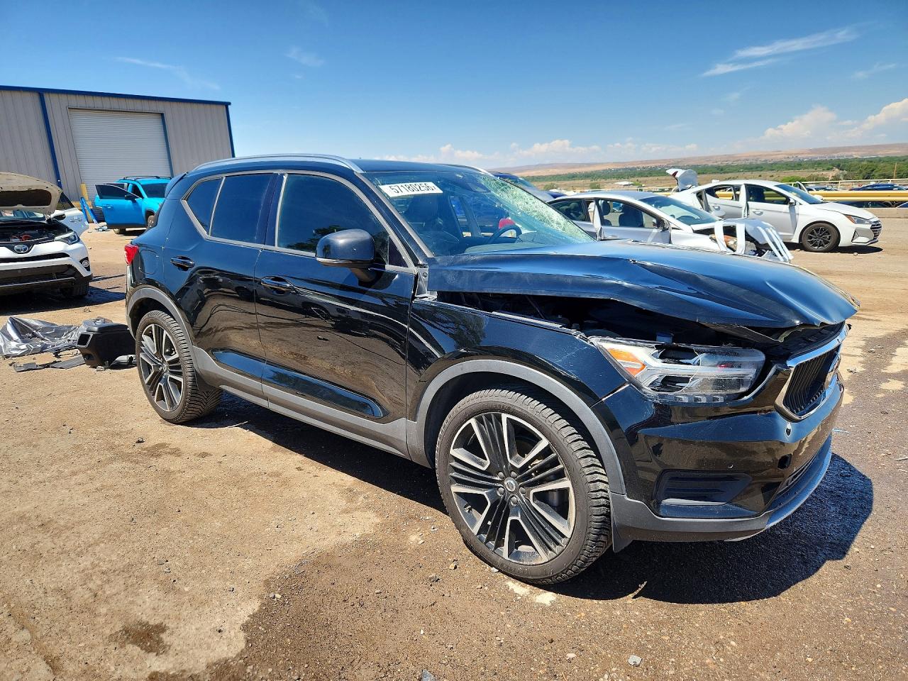 2020 Volvo Xc40 T5 Momentum Черный vin: YV4162UK9L2263300