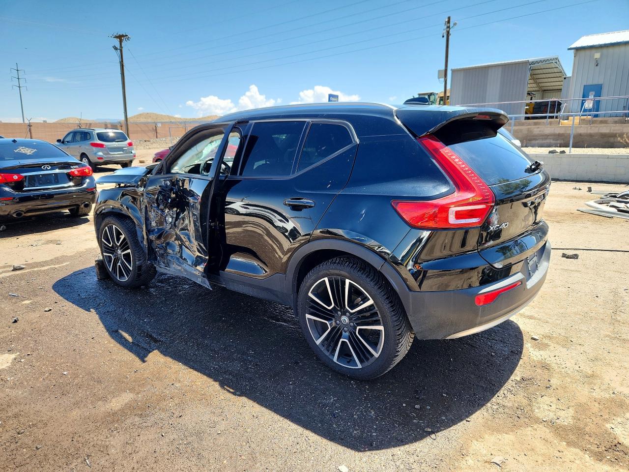 2020 Volvo Xc40 T5 Momentum Черный vin: YV4162UK9L2263300