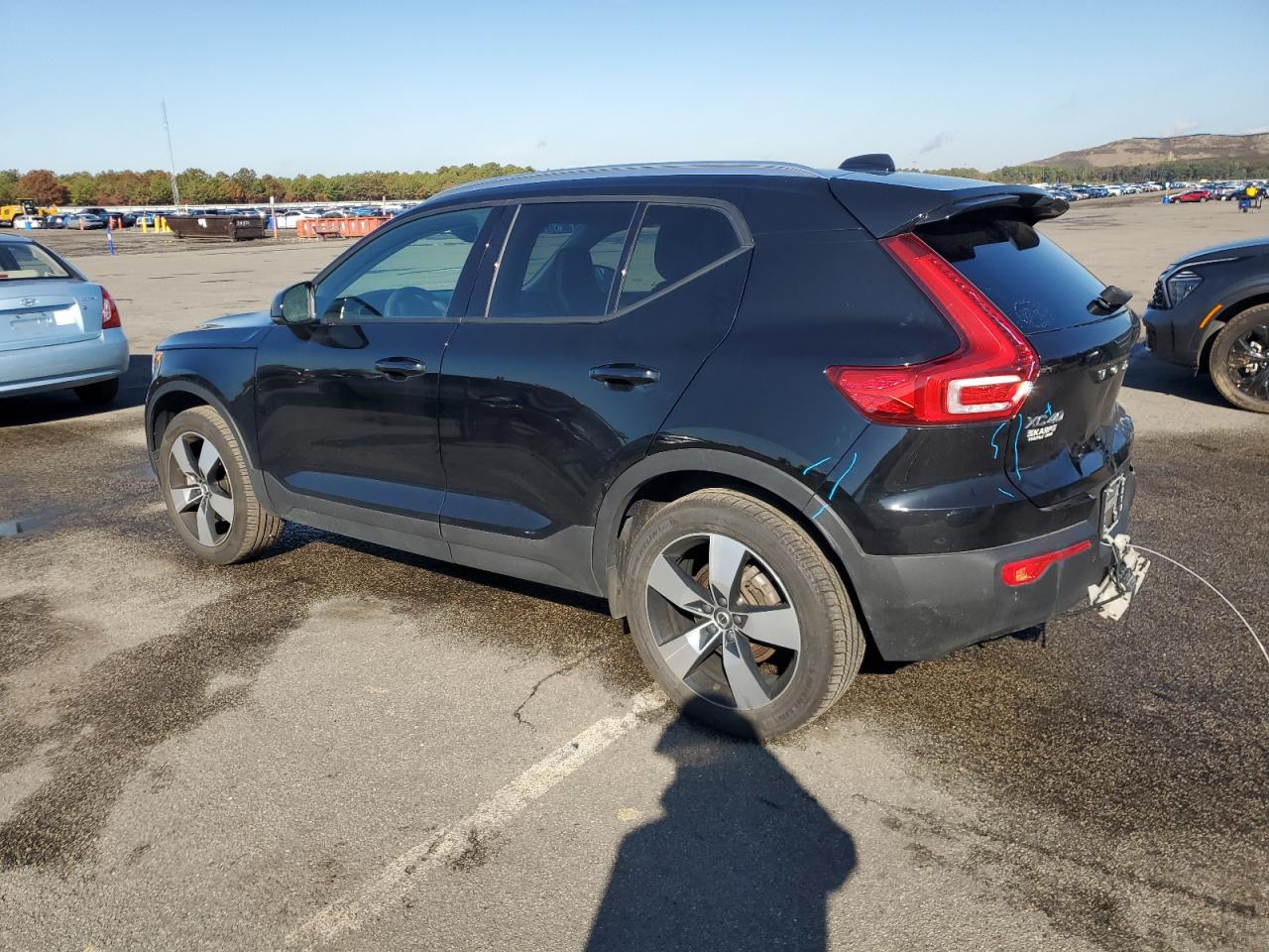 2022 Volvo Xc40 T5 Momentum Black vin: YV4162UKXN2652725