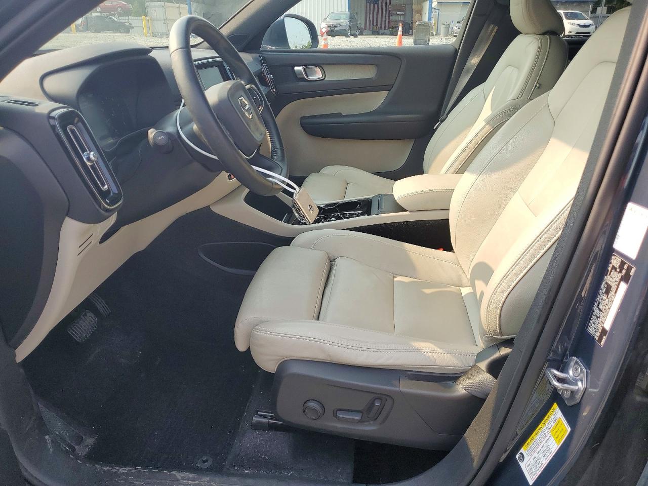 2019 Volvo Xc40 T5 Inscription Синий vin: YV4162ULXK2155565