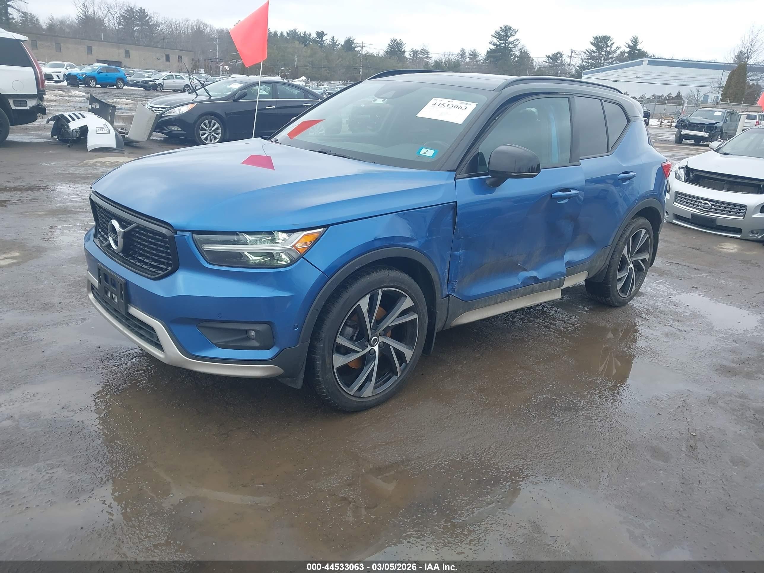 2019 Volvo Xc40 T5 R-design Blue vin: YV4162UM0K2117612