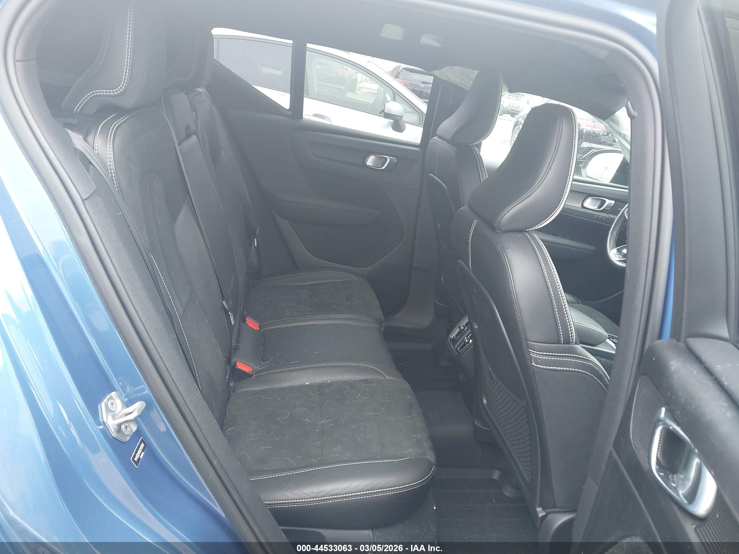 2019 Volvo Xc40 T5 R-design Blue vin: YV4162UM0K2117612
