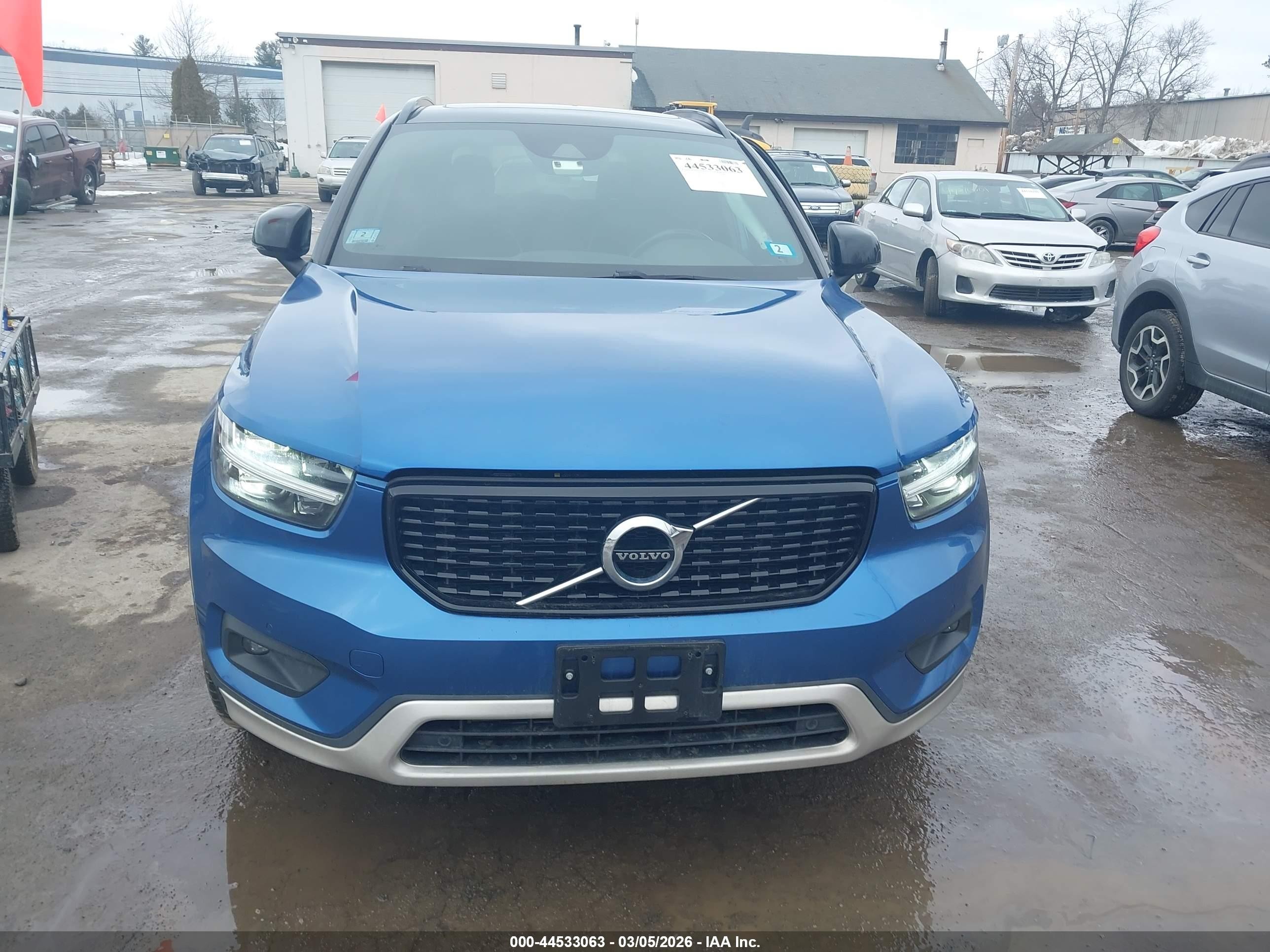 2019 Volvo Xc40 T5 R-design Blue vin: YV4162UM0K2117612