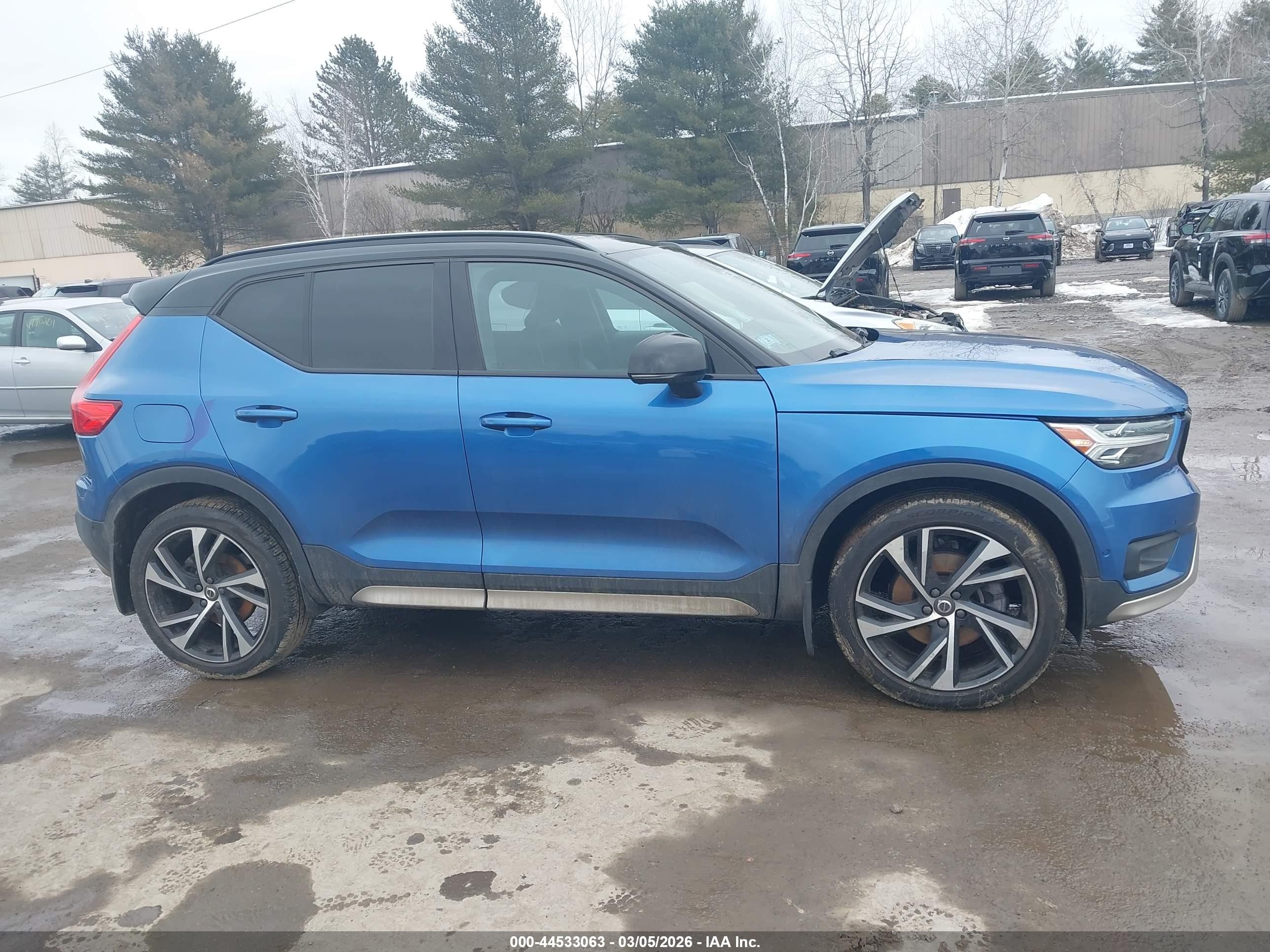 2019 Volvo Xc40 T5 R-design Blue vin: YV4162UM0K2117612