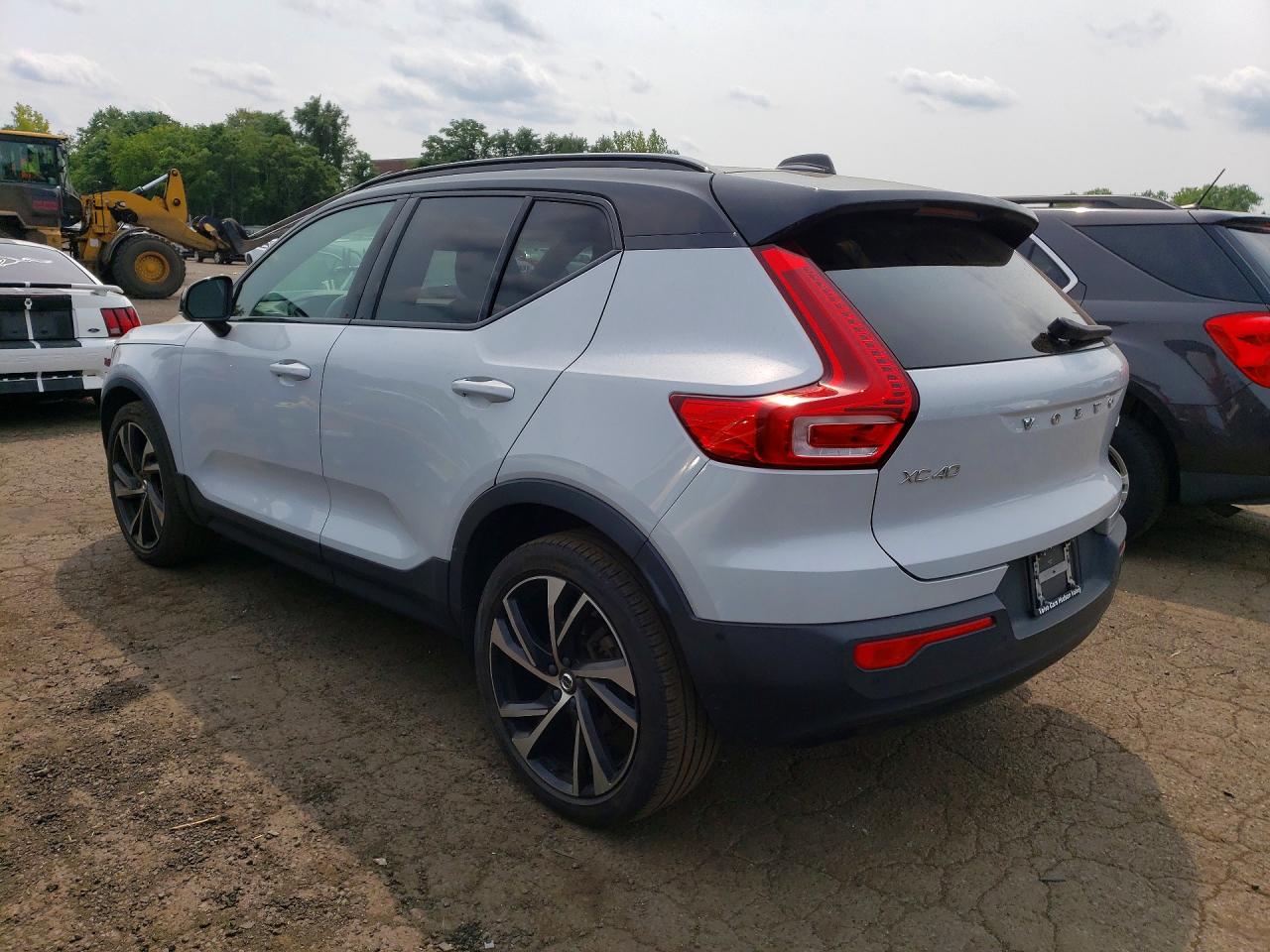 2021 Volvo Xc40 T5 R-design Белый vin: YV4162UM0M2542721