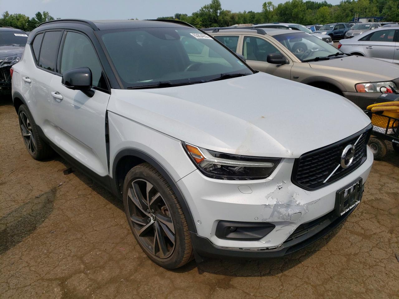 2021 Volvo Xc40 T5 R-design Белый vin: YV4162UM0M2542721